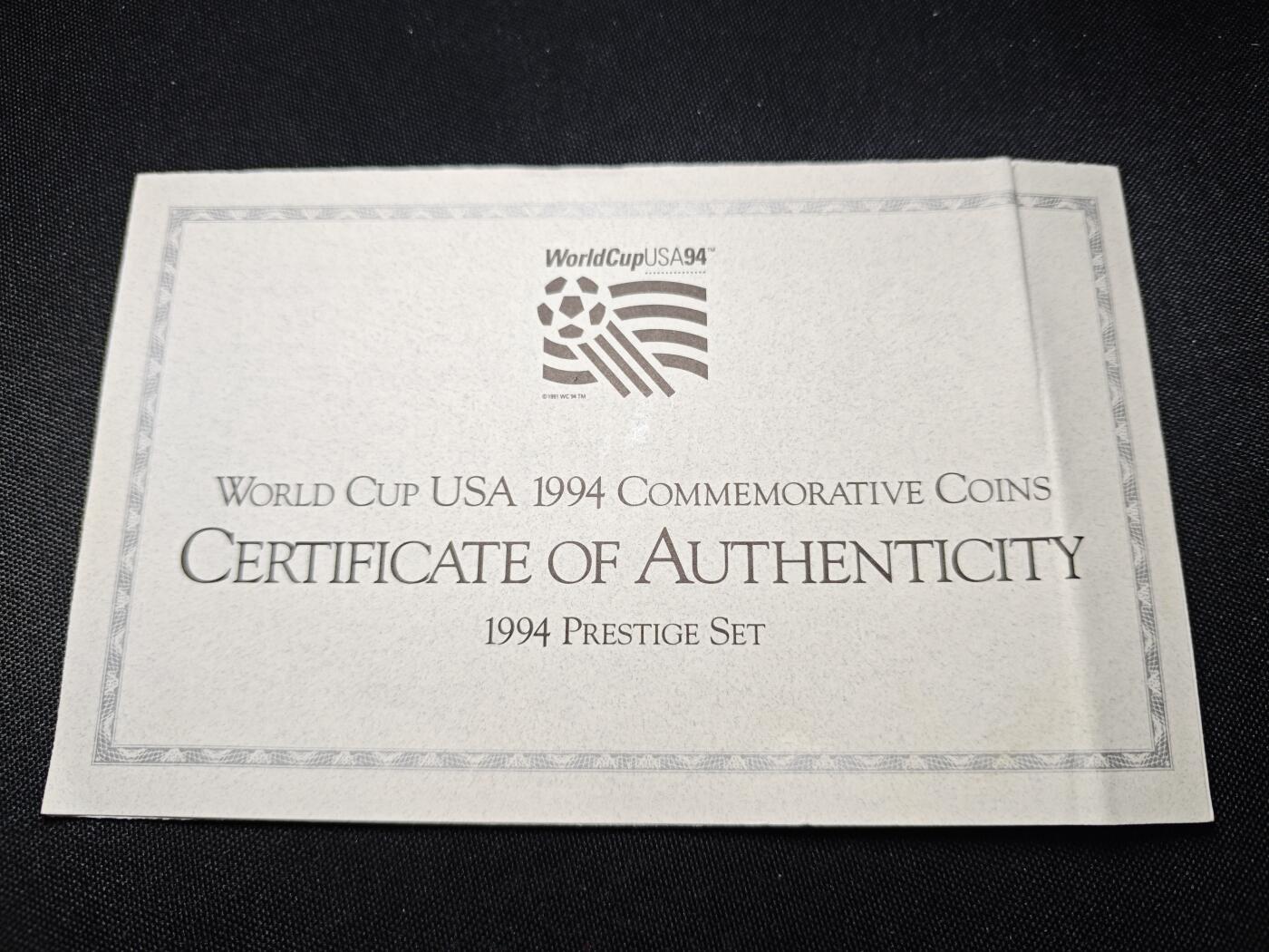 KK钱币收藏小铺  第400期  百期特拍（四拍之四）2月预留时间 周末发货  1994美国精制纪念套币 含2枚纪念币 其中1元为高银银币