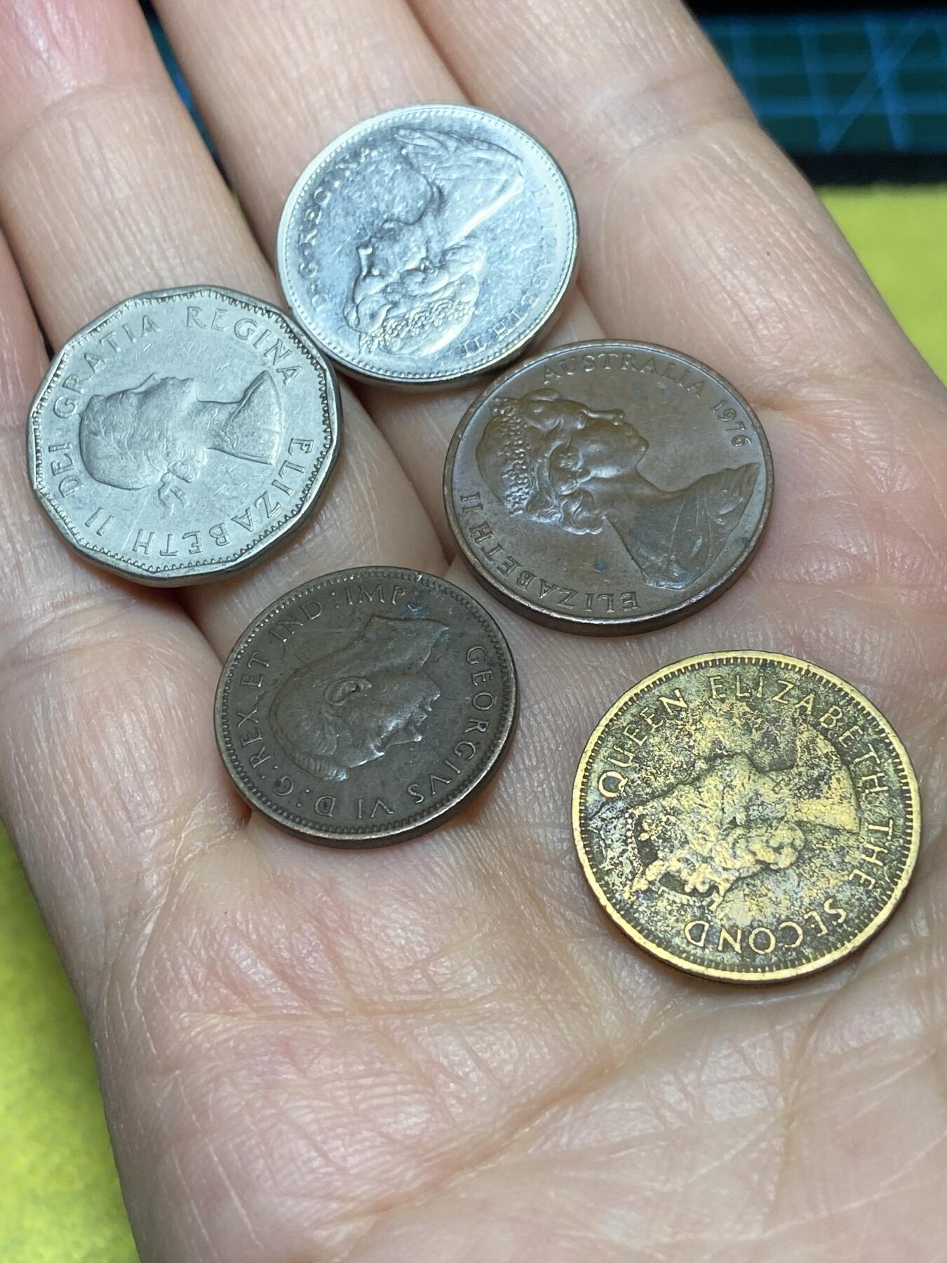 2026年第十八场(总第一百八十七场）外国好品散币场(免佣金) 英属国家和地区5枚：加拿大🇨🇦1977年59年5分，40年1分，澳大利亚🇦🇺1976年2，中国🇨🇳香港1963年1毫