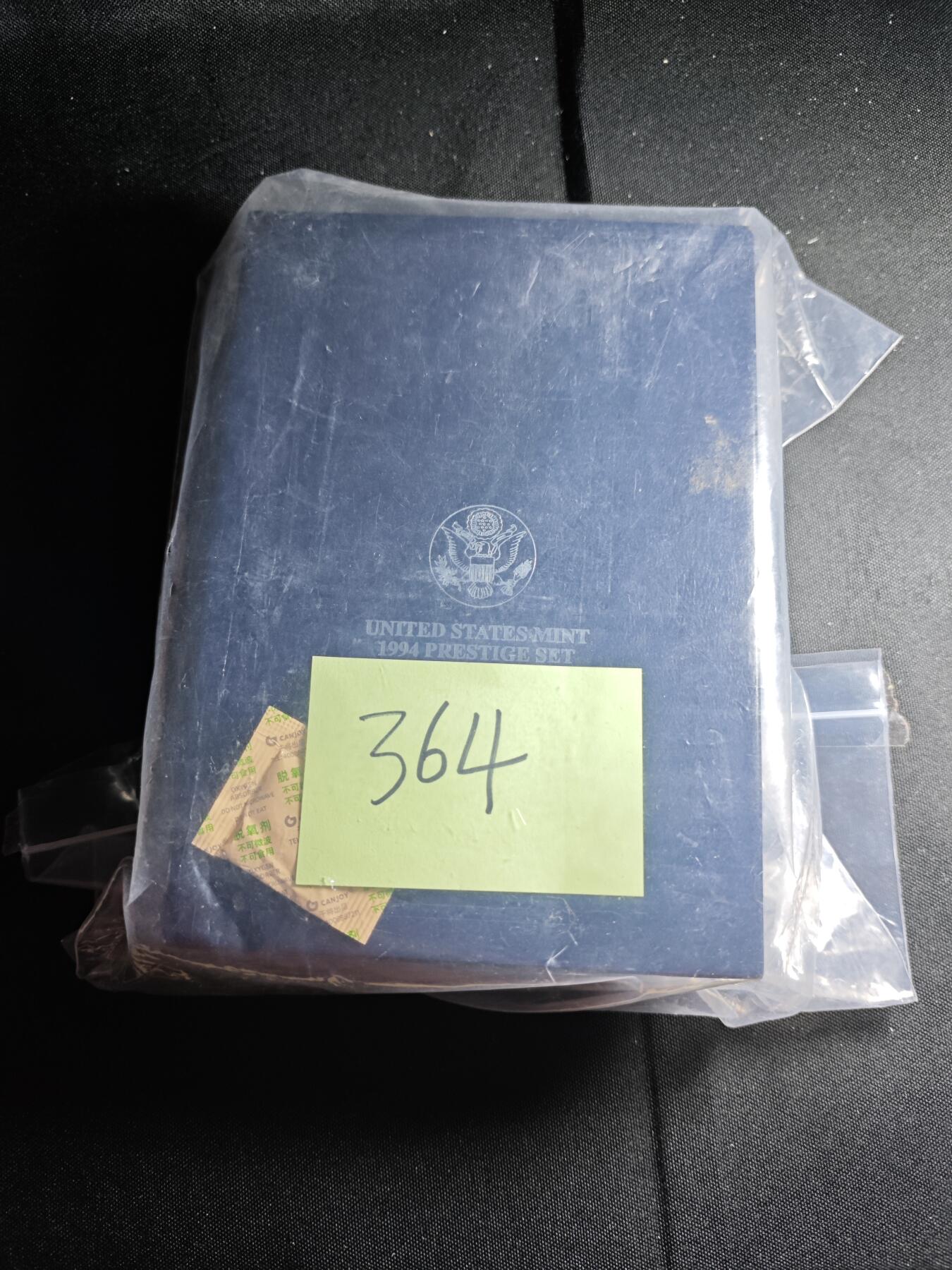 KK钱币收藏小铺  第400期  百期特拍（四拍之四）2月预留时间 周末发货  1994美国精制纪念套币 含2枚纪念币 其中1元为高银银币