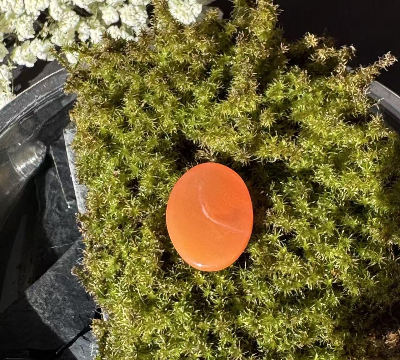 零元拍：NO.1南红玛瑙蛋面，都是十多年前的存货了，尺寸：戒面。尺寸约约22.9/17.5/8.8mm ，因为拍照环境以及光线的变化，颜色以实物为准。