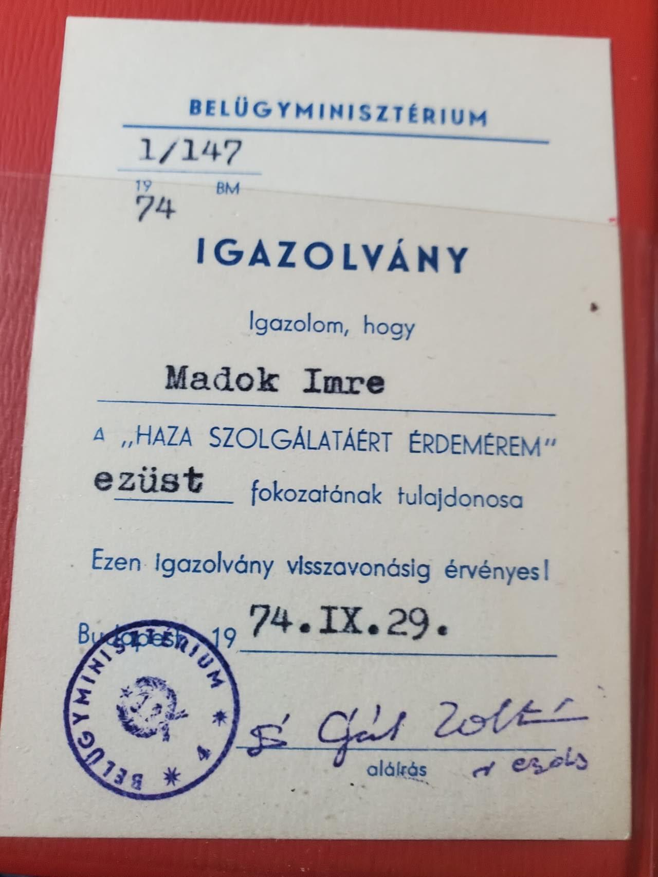 韵星假日军品类拍卖第三十九期暨默多克中校夫妇专场 -- Rimey Holidays Militaria Auction 39 & The Modoks Collection  匈牙利人民共和国默多克中校银级为祖国服务奖章带盒（早期版本）带大证书佩戴证明一套