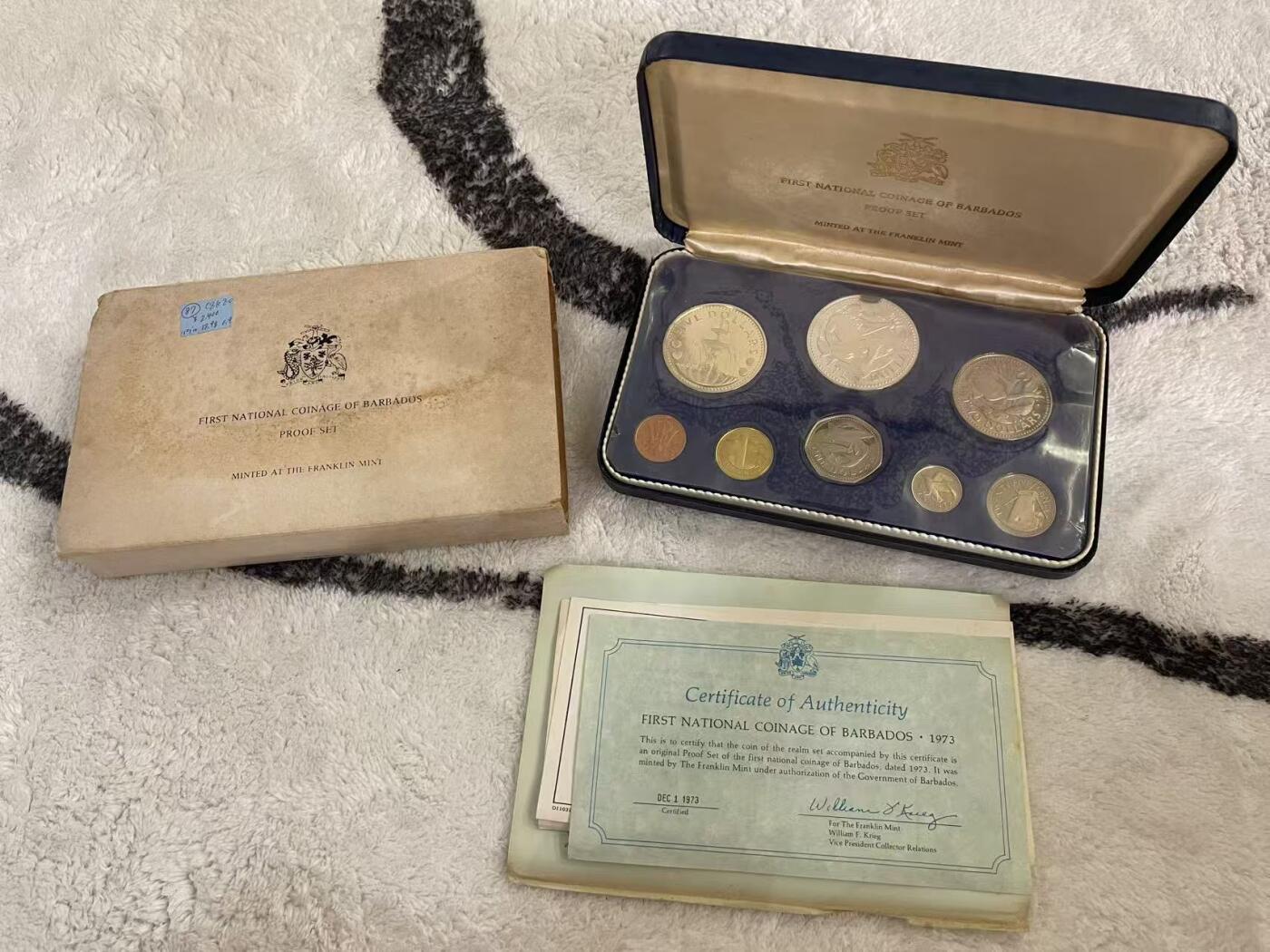 ❤️【币观天下】❤️ 第342期钱币秒杀拍卖场- 2026.2.4秒杀专场 长期征集拍品  巴巴多斯1973年首套国家精制币 含两枚超大高值银币精制币 两枚银币60克左右 大银币有氧化 盒证齐全