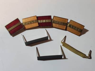 韵星假日军品类拍卖第三十九期暨默多克中校夫妇专场 -- Rimey Holidays Militaria Auction 39 & The Modoks Collection  - 民主德国社会主义功勋活动家五上挂勋略一套 肩条三个