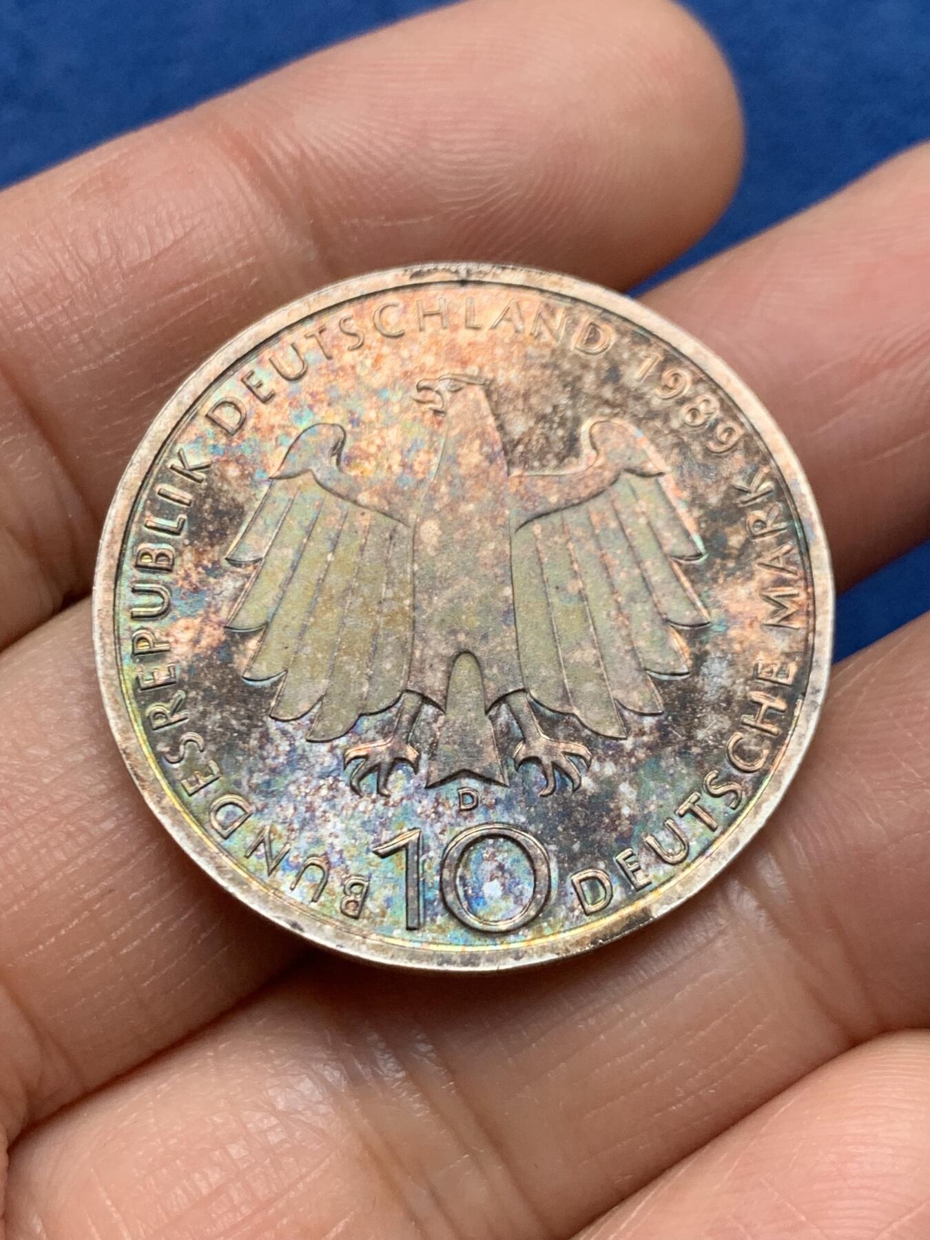 《竞宝斋》第464场 周日，周一，周二，3场连拍 （全场包邮）欢迎送拍 西德1989年波恩市建成2000周年10马克精制银币 15.4克 625银 五彩包浆十分养眼 适合收藏！