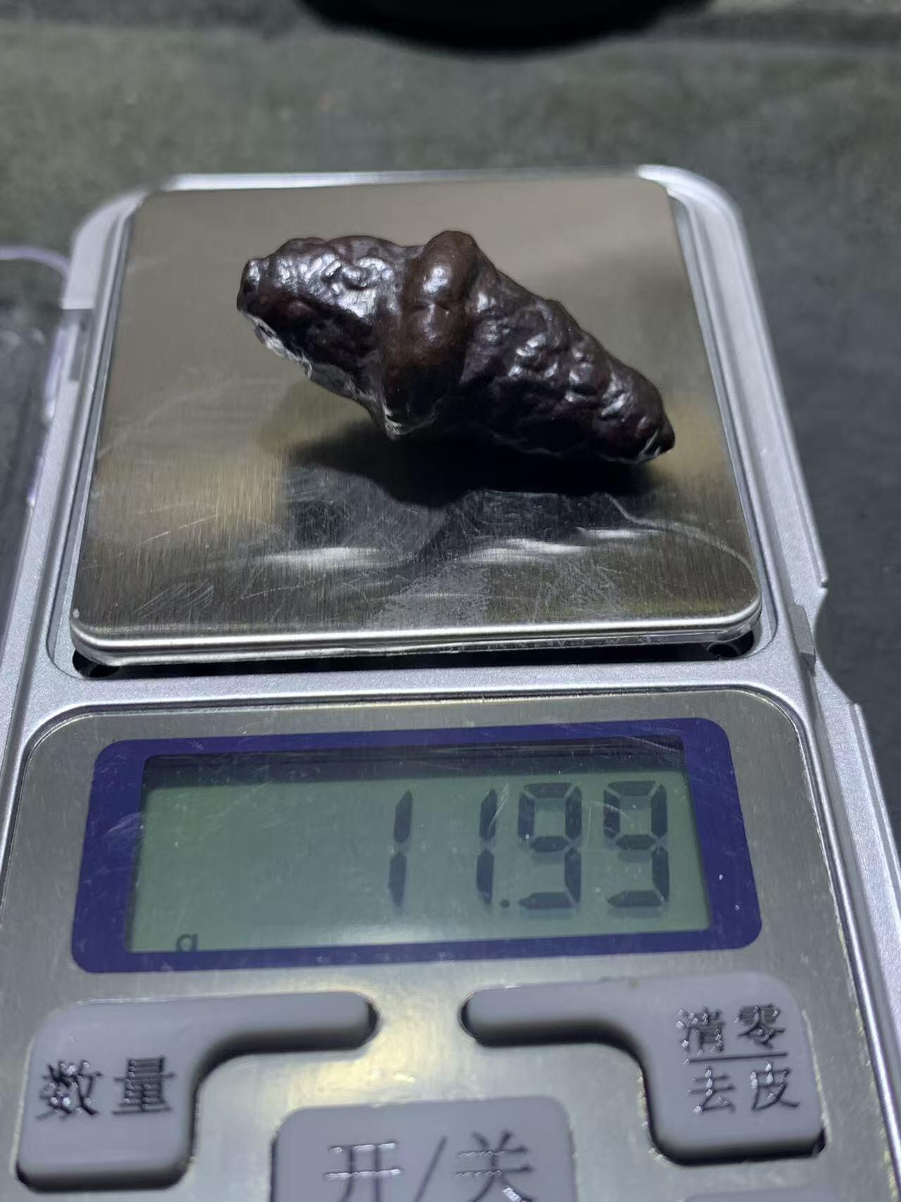 精美罕见戈壁象形黑金刚原石一块，