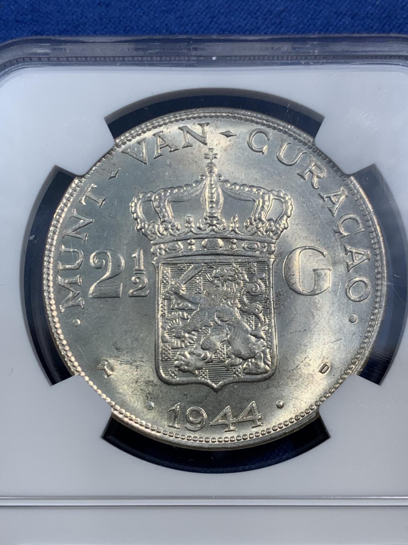 《竞宝斋》第464场 周日，周一，周二，3场连拍 （全场包邮）欢迎送拍 NGC MS62 荷属库拉索1944D威廉敏娜2.5盾