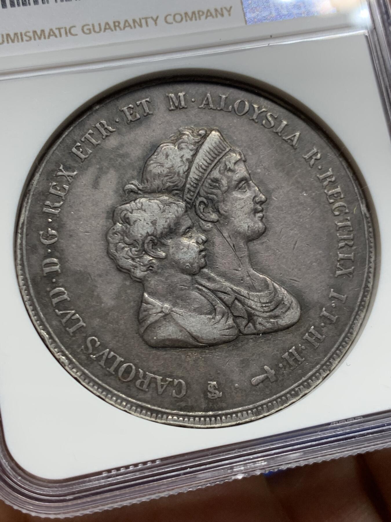 《竞宝斋》第464场 周日，周一，周二，3场连拍 （全场包邮）欢迎送拍 NGC XFD 意大利 托斯卡纳大公国 1807年 10里拉 银币 著名的母子大银 拿系币的经典品种 牛毛细纹不影响整体 传世黑包浆 状态不错