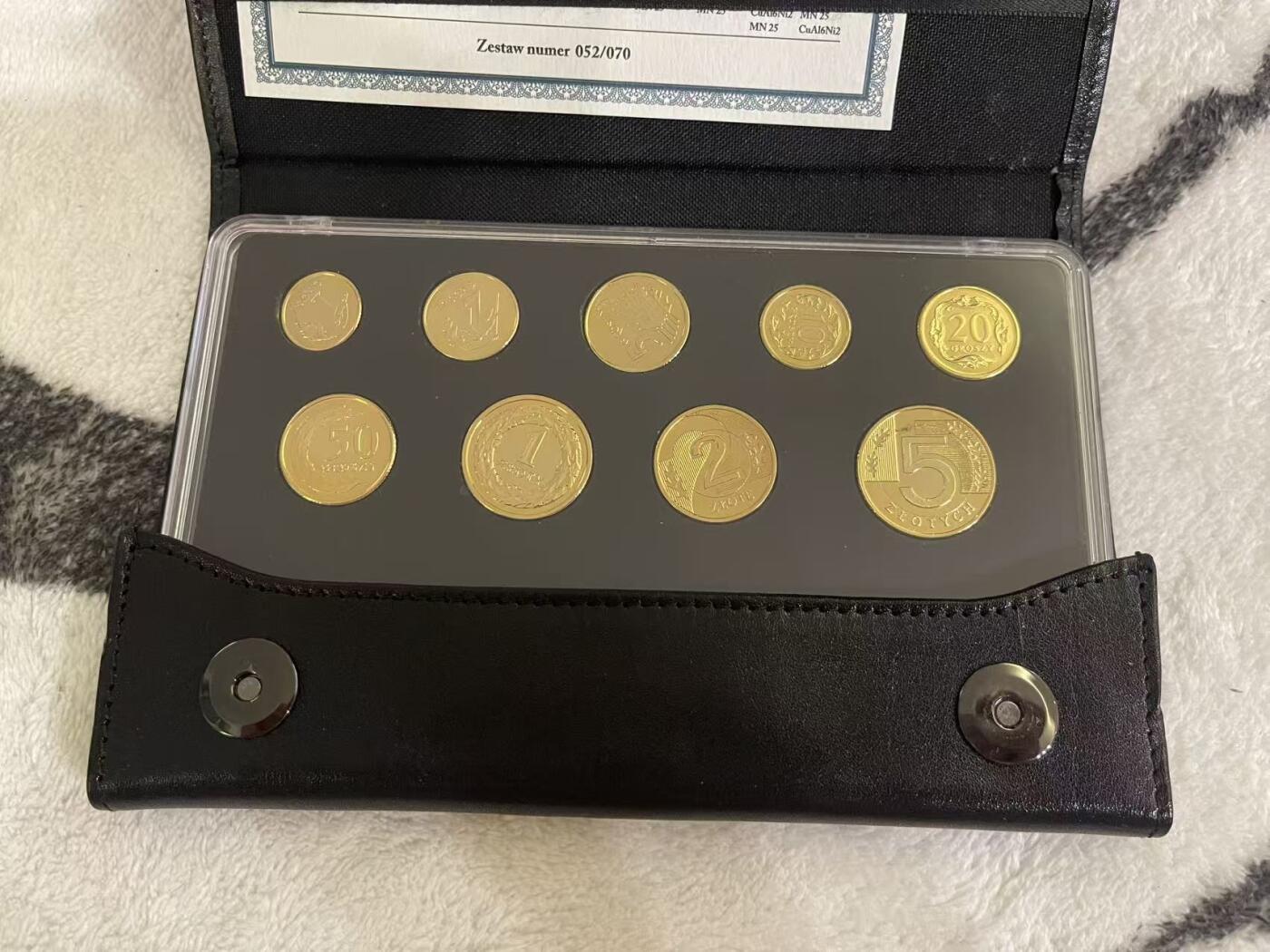 ❤️【币观天下】❤️ 第342期钱币秒杀拍卖场- 2026.2.4秒杀专场 长期征集拍品  波兰2010年央行24k全镀金限量精制套币 发行量只有70套 编号52/70 