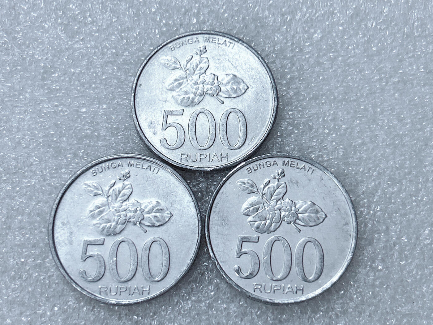 第一海外回流一元起拍收藏 散集专场  第298期 印度尼西亚2003年500卢比铝币 3枚