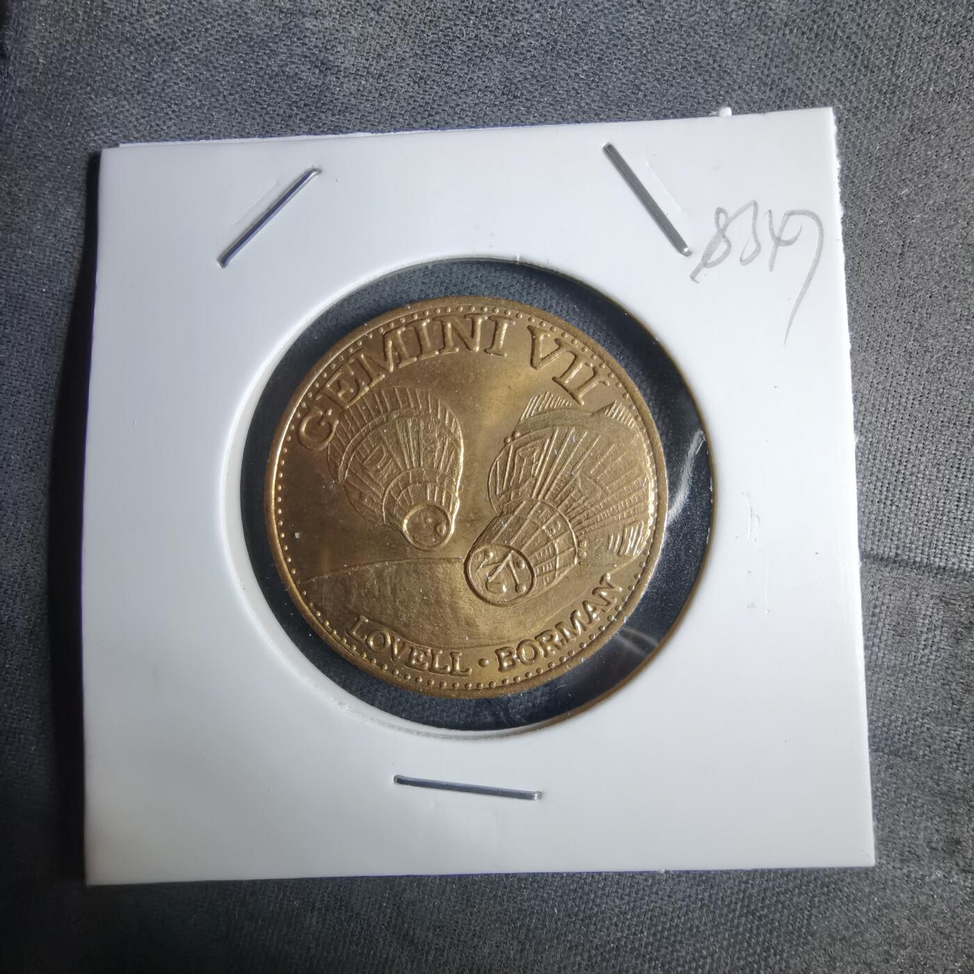 沼泽如烟--第983场 航天纪念章