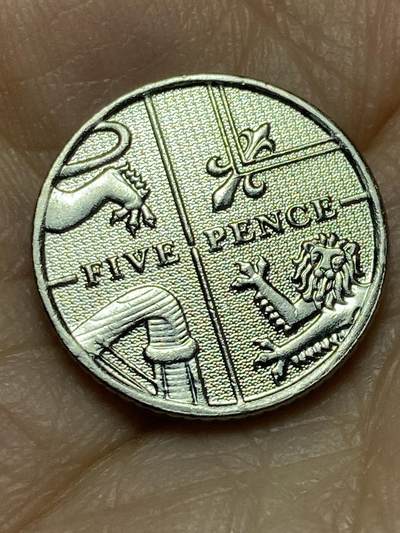 2026年第十八场(总第一百八十七场）外国好品散币场(免佣金) - 英国🇬🇧2013年5便士(伊丽莎白二世老年盾徽拼图第一版)