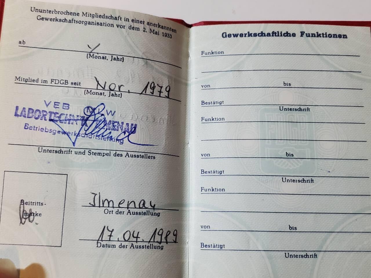 韵星假日军品类拍卖第三十九期暨默多克中校夫妇专场 -- Rimey Holidays Militaria Auction 39 & The Modoks Collection  民主德国工会荣誉成员40年证章带工会证书实发一套