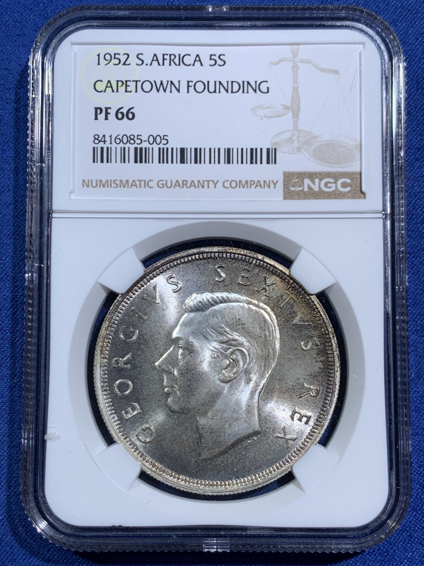 《竞宝斋》第464场 周日，周一，周二，3场连拍 （全场包邮）欢迎送拍 NGC PF66 南非 1952年5先令大银币 底板平整如镜，呈现出内敛的古董银光，在不同光线下流转，比普通白光币更有韵味