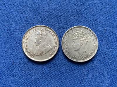 《竞宝斋》第464场 周日，周一，周二，3场连拍 （全场包邮）欢迎送拍 - 两枚一组 1926年英属海峡乔治五世银币和1941年英属马来亚乔治六世银币（高银版）两个都是面值10分 未流通 转光都很好 底板也不错 适合收藏！