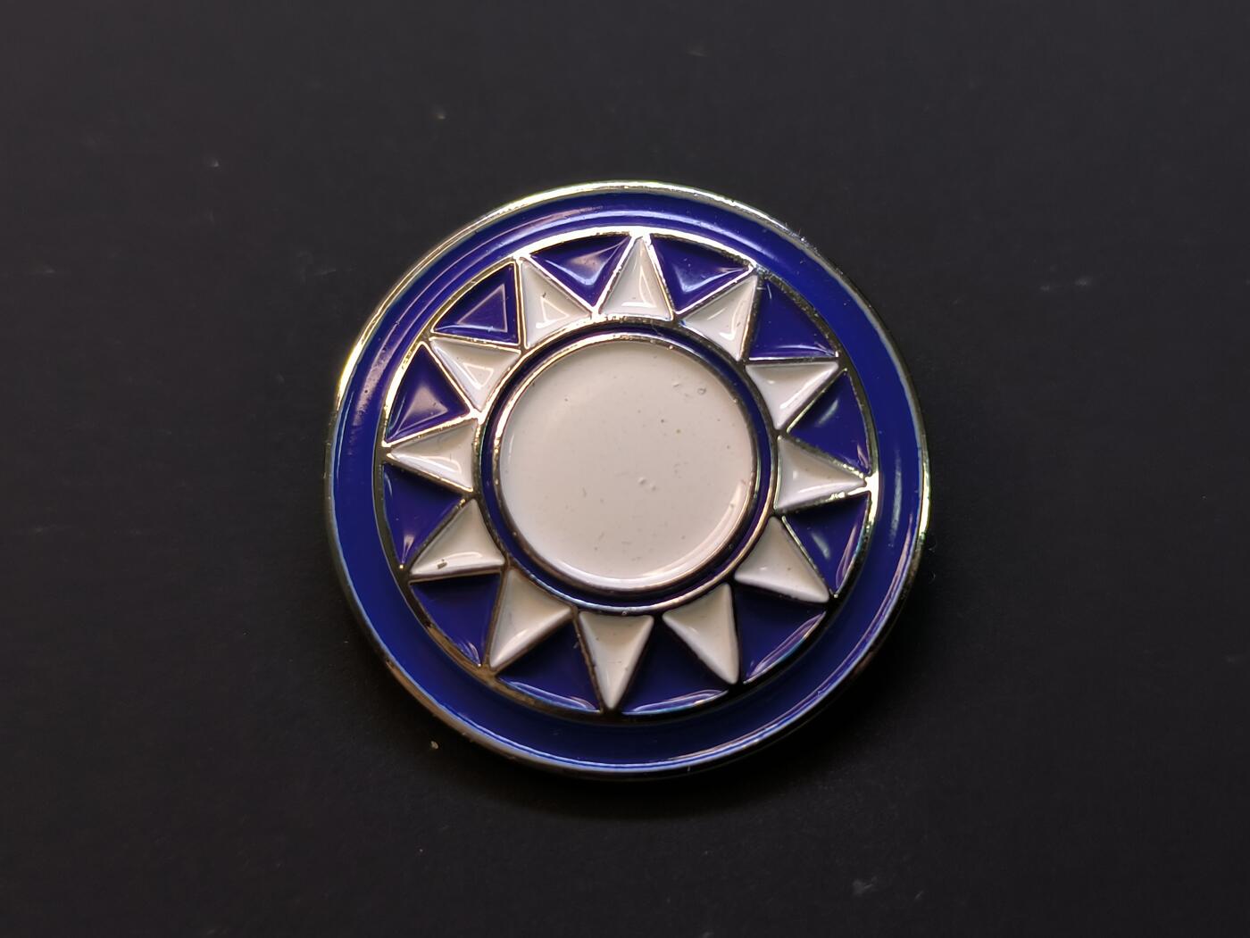 （店主清仓 大量自藏 制服徽章盛宴）罗岚⭐爱藏⭐甄选专拍第五场-分享拍场赚佣（实体经营） 中华人民共和国台湾地区不知名GM党党徽证章一枚