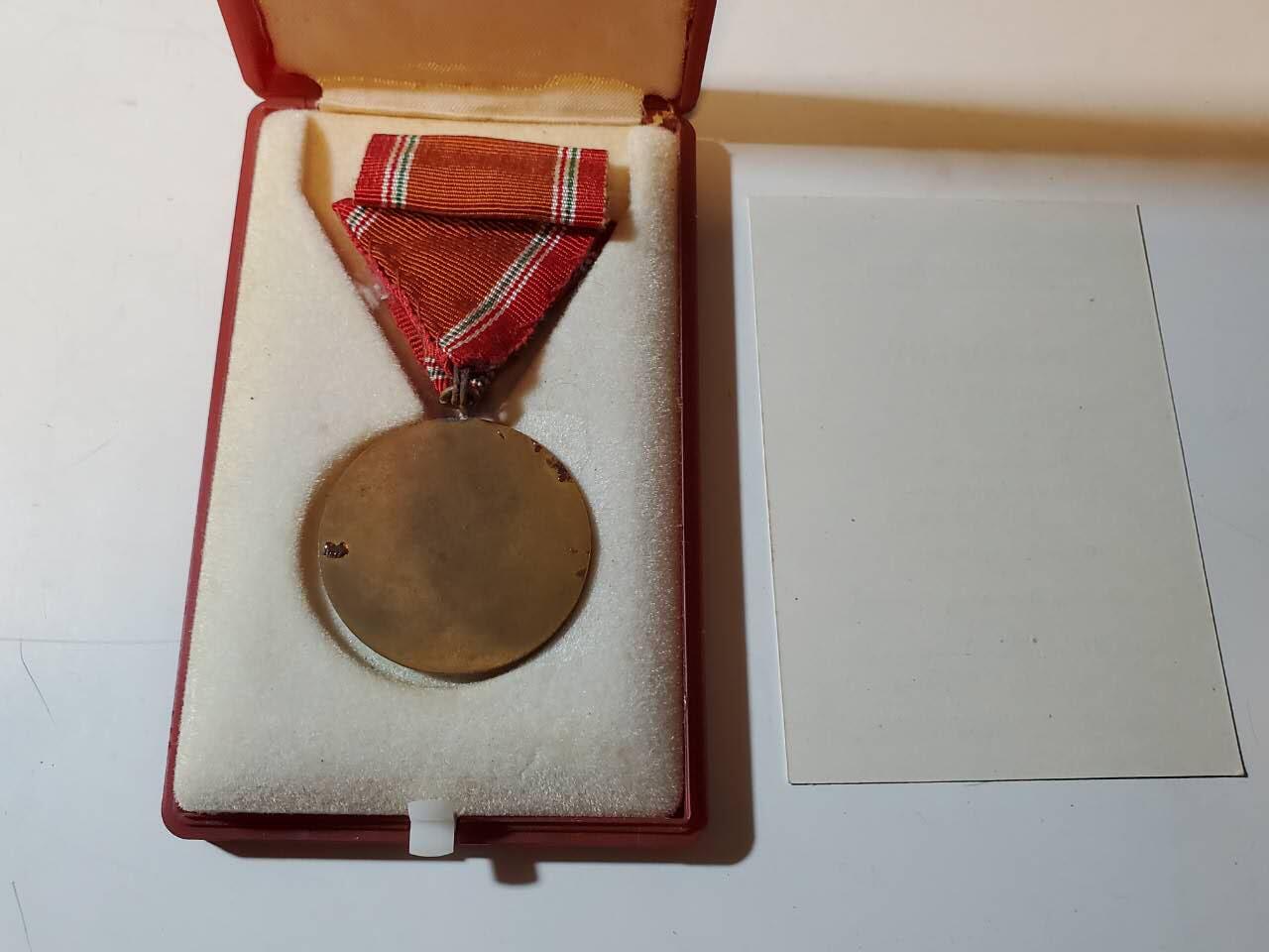 韵星假日军品类拍卖第三十九期暨默多克中校夫妇专场 -- Rimey Holidays Militaria Auction 39 & The Modoks Collection  匈牙利人民共和国默多克中校人民军服务十五年奖章带原盒证书一套