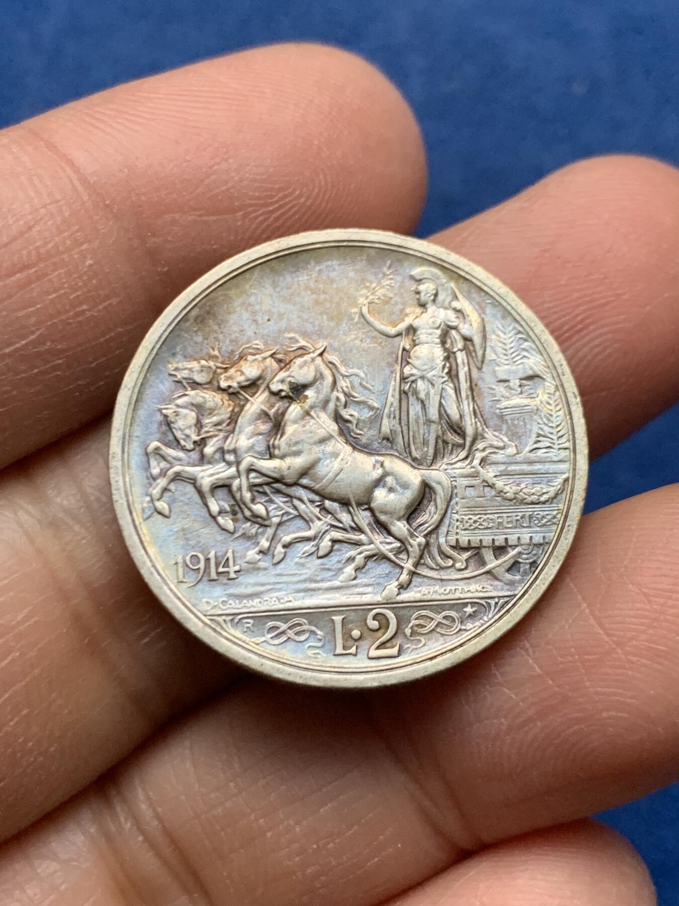 《竞宝斋》第464场 周日，周一，周二，3场连拍 （全场包邮）欢迎送拍 意大利1914年马车2里拉银币