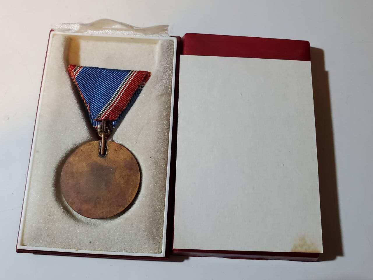 韵星假日军品类拍卖第三十九期暨默多克中校夫妇专场 -- Rimey Holidays Militaria Auction 39 & The Modoks Collection  匈牙利人民共和国默多克中校人民军服务20年奖章带原盒略证