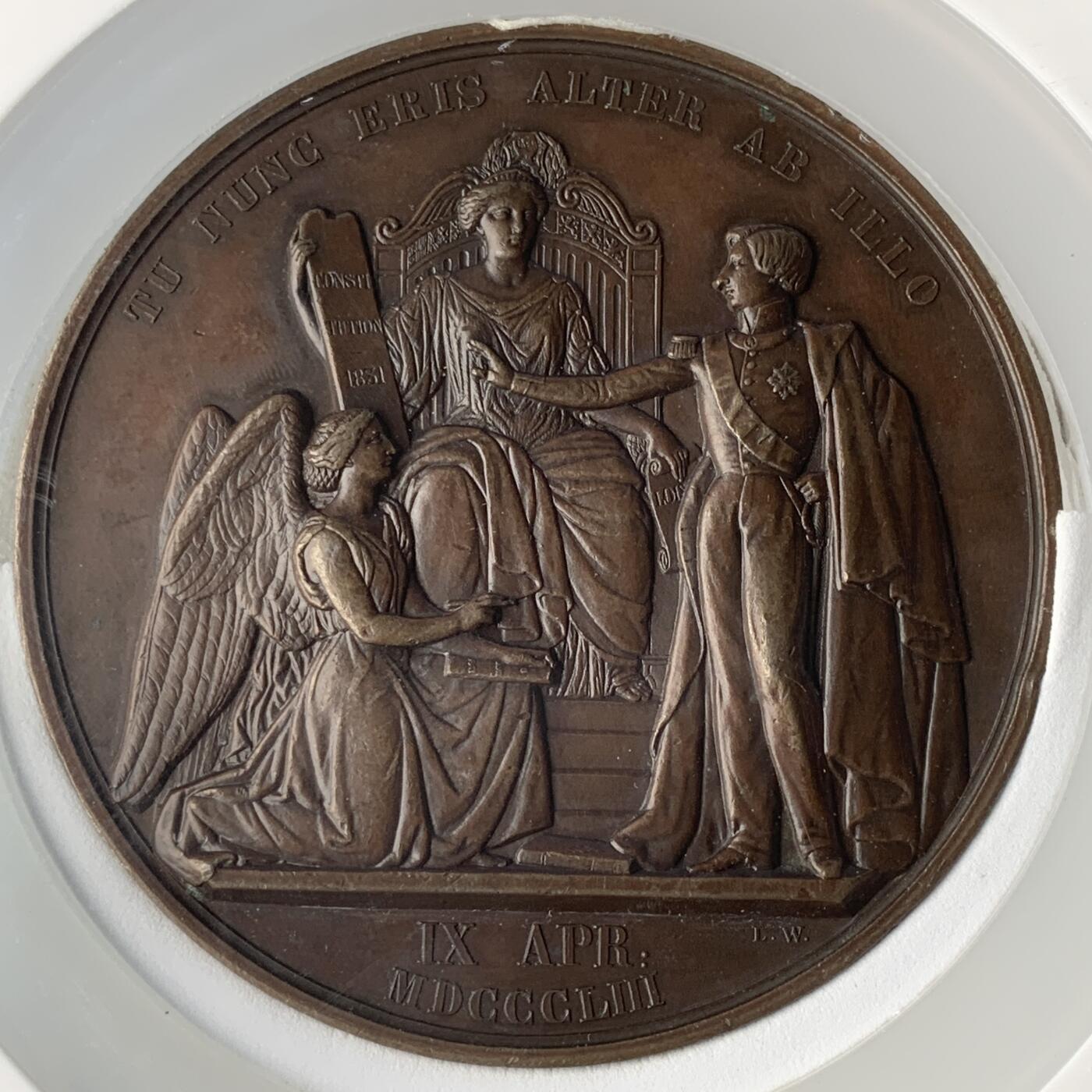 掌中浮雕-藏着的欧洲第052场 1853年比利时利奥波德王子进入参议院铜章，74mm