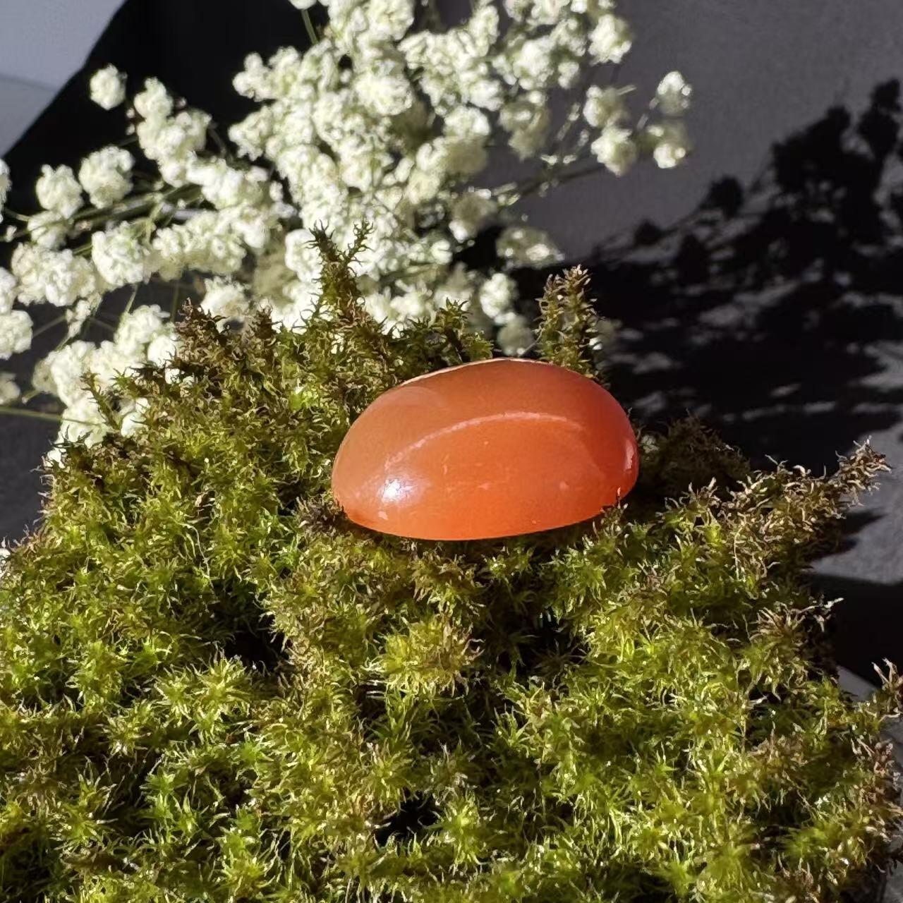 零元拍：NO.1南红玛瑙蛋面，都是十多年前的存货了，尺寸：戒面。尺寸约约22.9/17.5/8.8mm ，因为拍照环境以及光线的变化，颜色以实物为准。