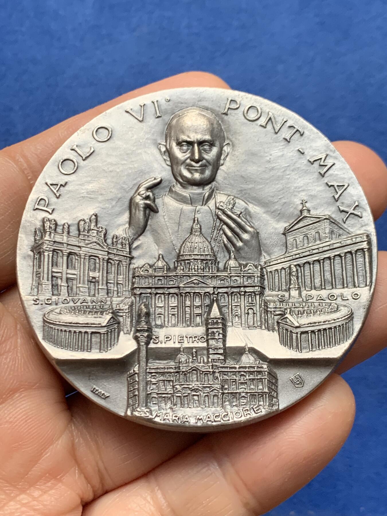 《竞宝斋》第464场 周日，周一，周二，3场连拍 （全场包邮）欢迎送拍 梵蒂冈教皇保罗六世纪念章 高浮雕 重约99克 59.7mm