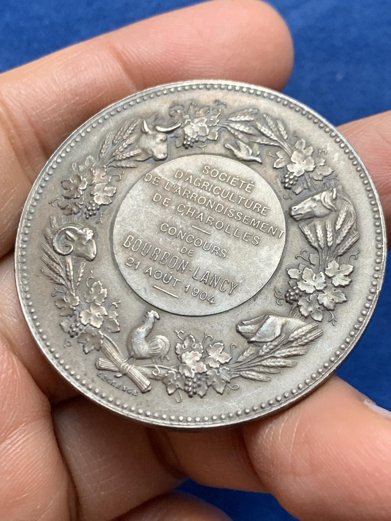 《竞宝斋》第464场 周日，周一，周二，3场连拍 （全场包邮）欢迎送拍 法国玛丽安娜女神银章 丰饶角银标 47.7克 45mm