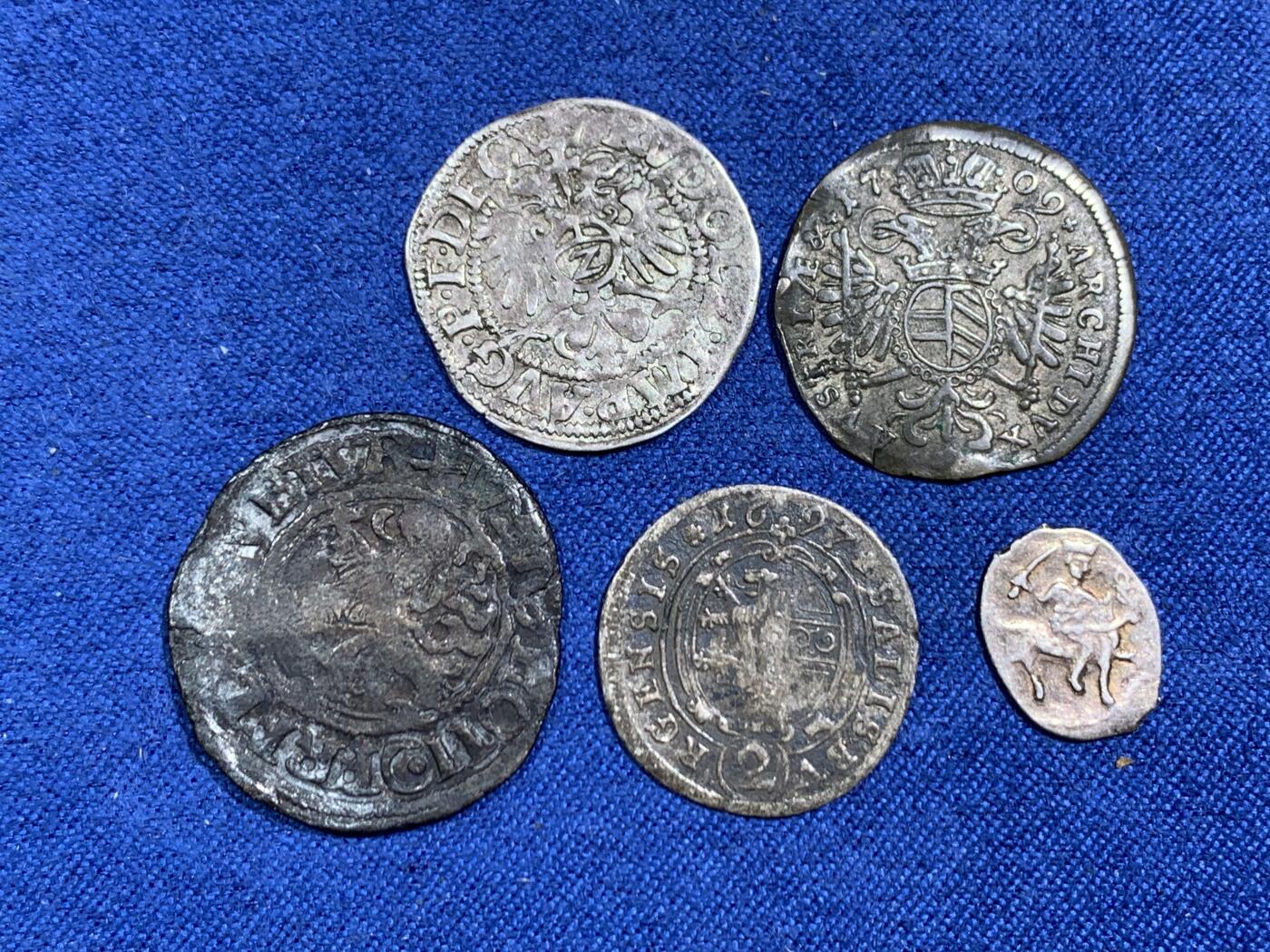 《竞宝斋》第464场 周日，周一，周二，3场连拍 （全场包邮）欢迎送拍 五枚一组 神圣罗马帝国+俄罗斯小银币 总重5.85克