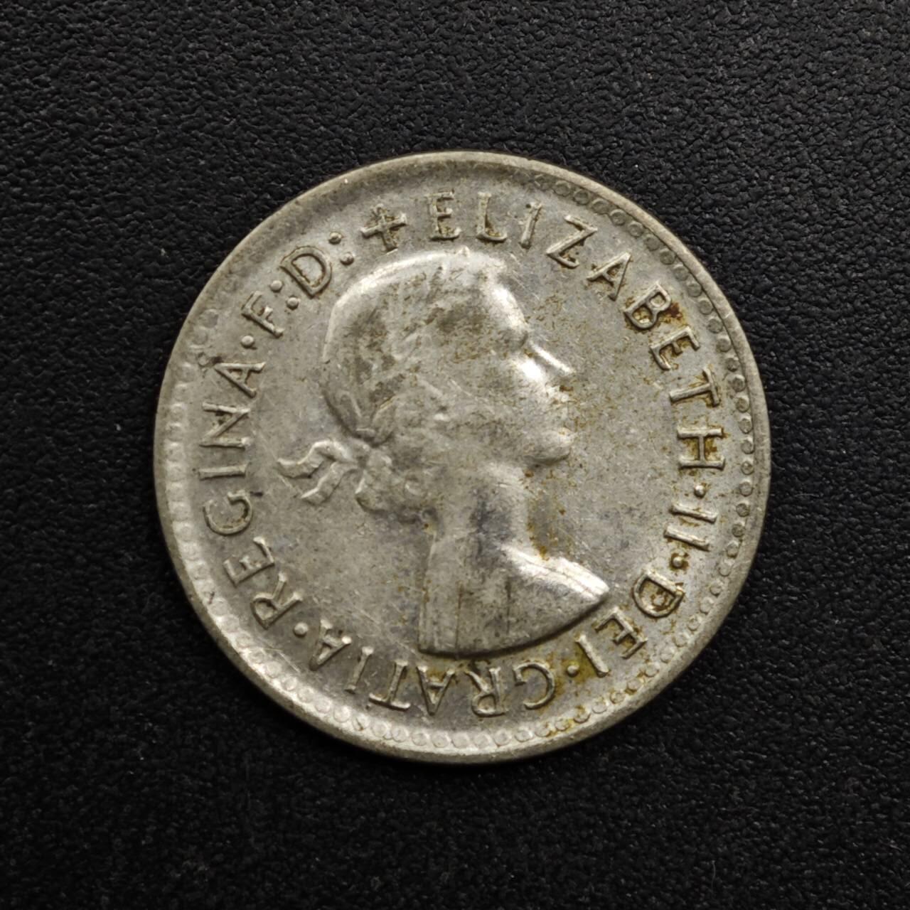 【淘币小摊】实时拍第八百六十三拍   小银币散币场   年前最后一周 之前的预留小年前全部发出 请更换最新收货地址  澳大利亚1961年伊丽莎白二世3便士银币