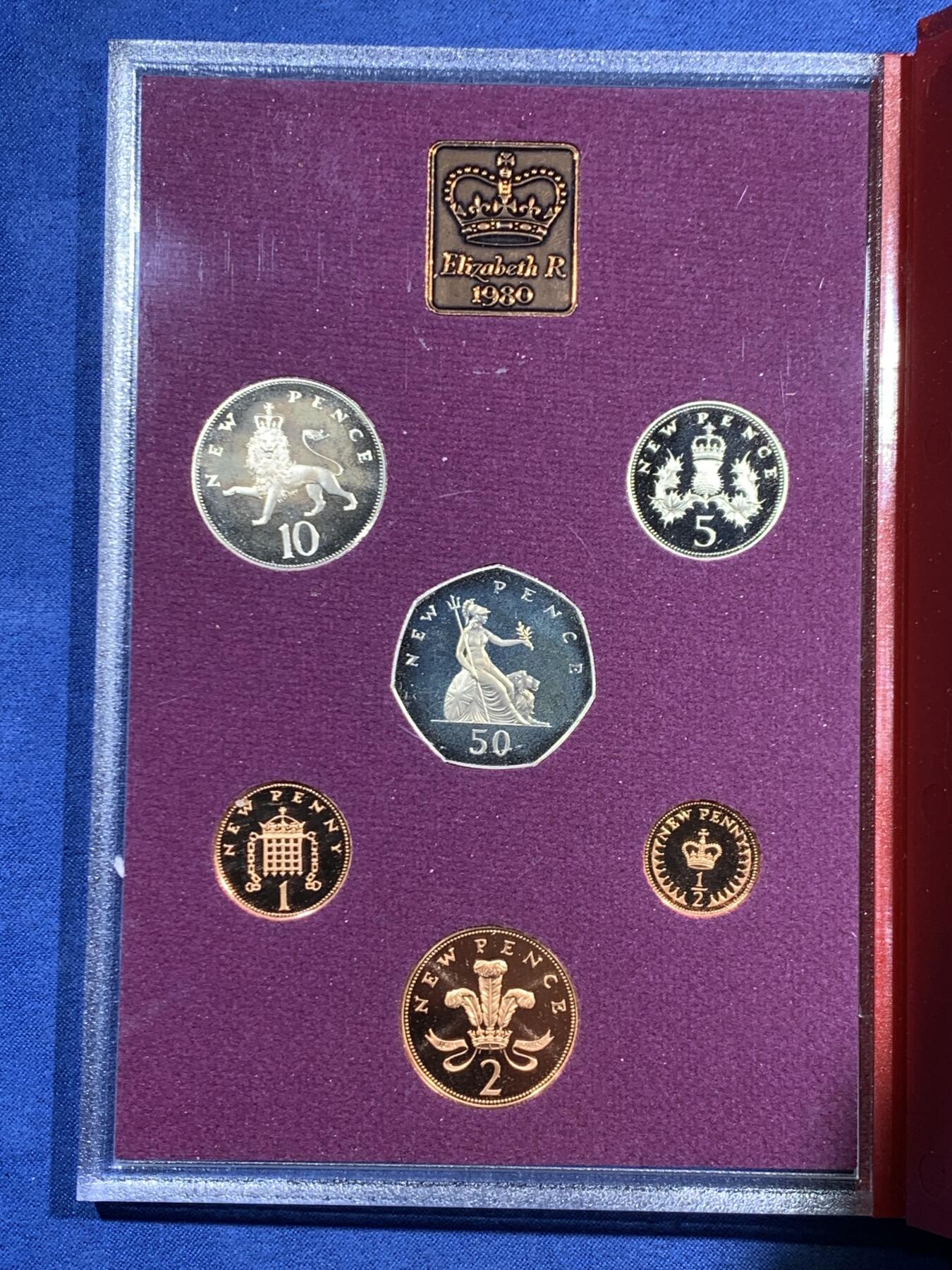 《竞宝斋》第464场 周日，周一，周二，3场连拍 （全场包邮）欢迎送拍 英国1980年伊丽莎白二世精制套币