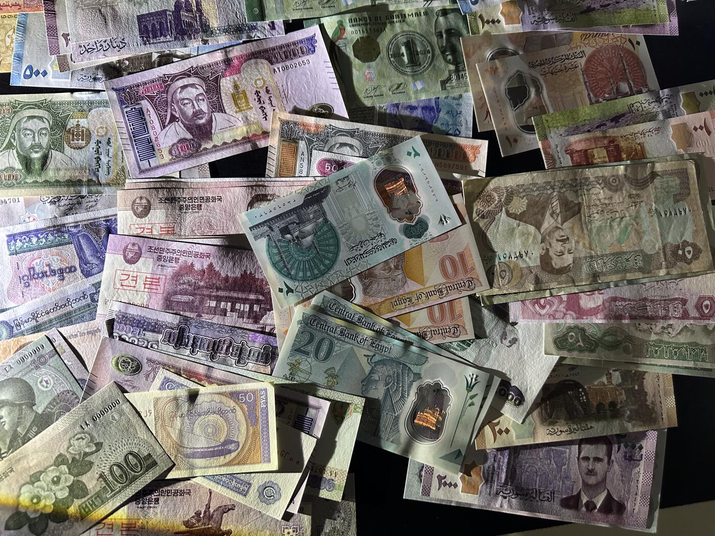 《外钞收藏家》第六百零七期（畅拍场）（本平台长期征集拍品、欢迎藏友们联系合作） 蒙古、危地马拉、叙利亚、朝鲜、埃及等几十张一起 大部分都是全新 个别非全新 如图