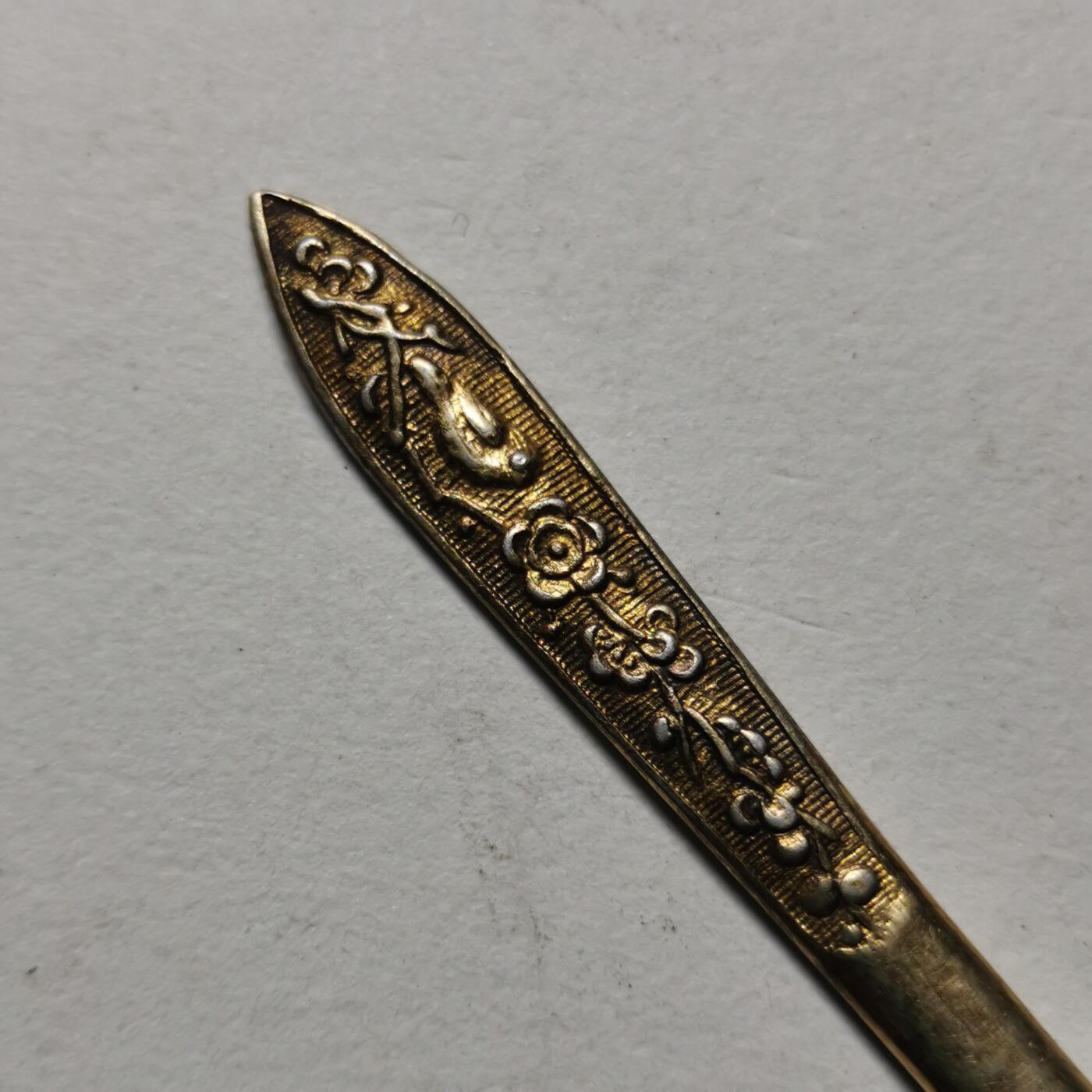 杂件专场98期 清末民国老银鎏金花纹发簪，带款