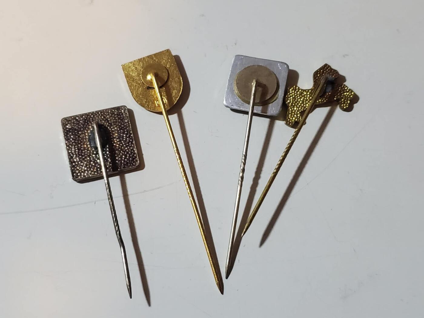 韵星假日军品类拍卖第三十九期暨默多克中校夫妇专场 -- Rimey Holidays Militaria Auction 39 & The Modoks Collection  民主德国dsj hsj组织 汉诺威 安哈尔特证章一组插针