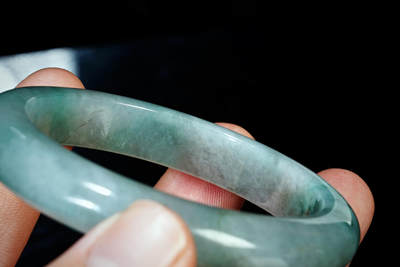 上海都达杂项专场102【全场包邮】  天然冰晴种飘绿花翡翠（A货）手镯90-6