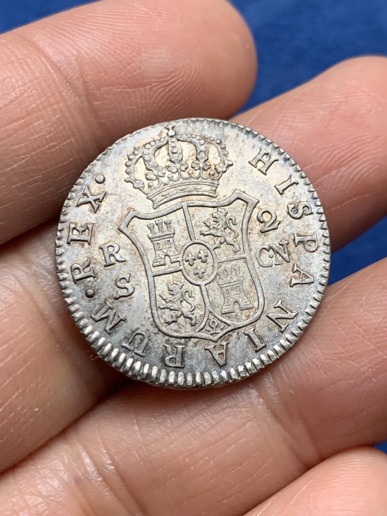 《竞宝斋》第464场 周日，周一，周二，3场连拍 （全场包邮）欢迎送拍 西班牙本洋 1806年 卡洛斯四世 2R 银币 双面打制深峻 人像王冠盾徽完整 老彩 带底光