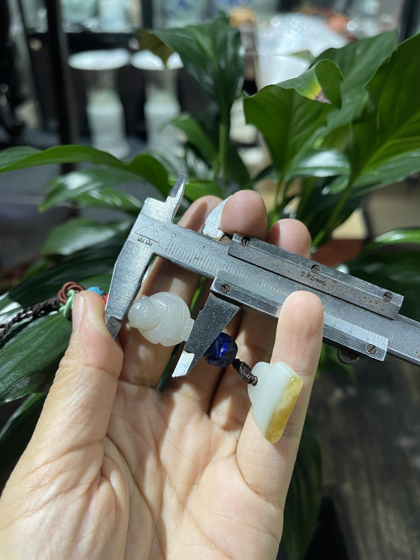 和田玉籽料手工挂饰 和田玉猴，锁手机挂