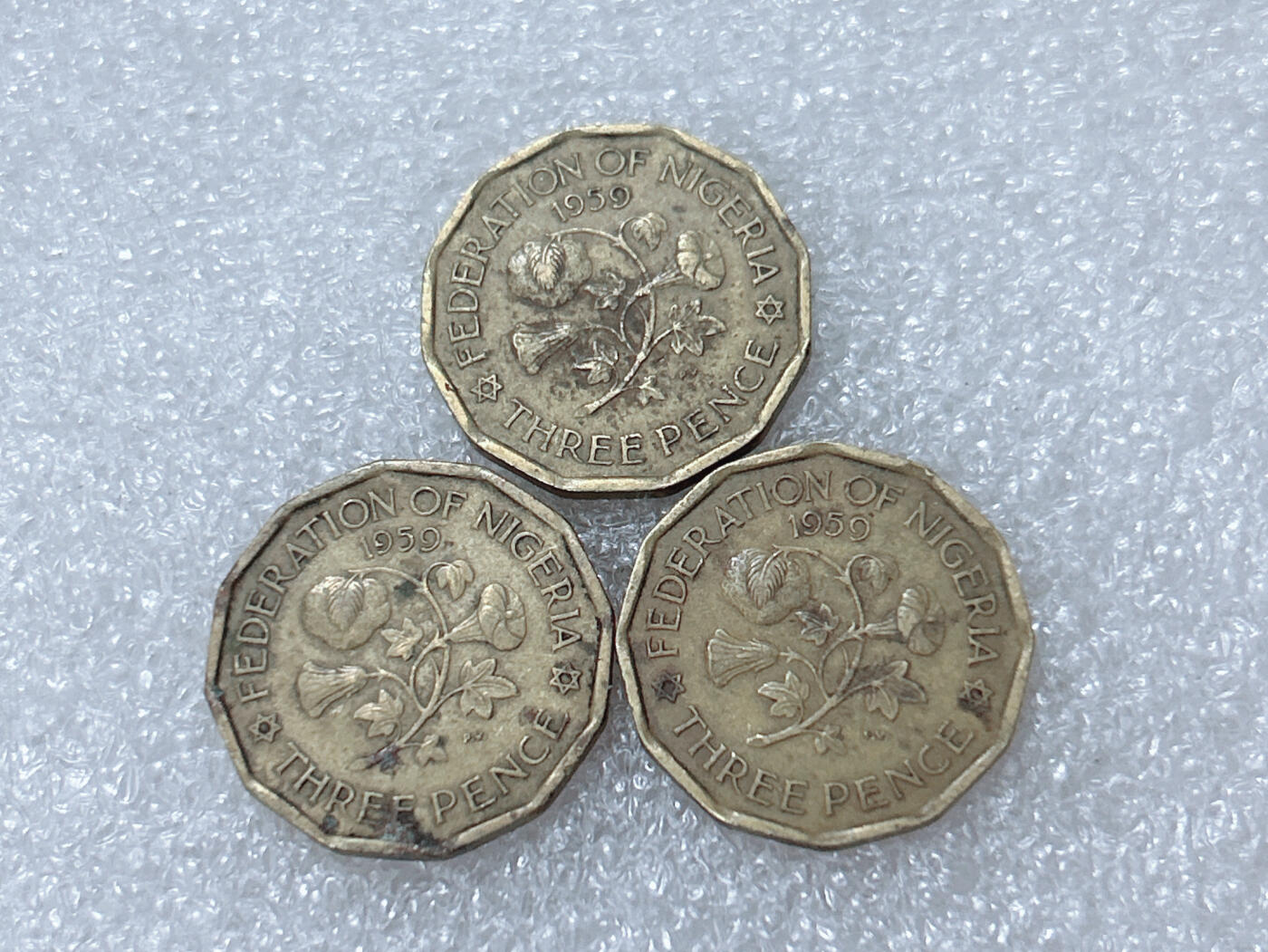 第一海外回流一元起拍收藏 散集专场  第298期 英属尼日利亚1959年3便士多边形3便士铜币 3枚