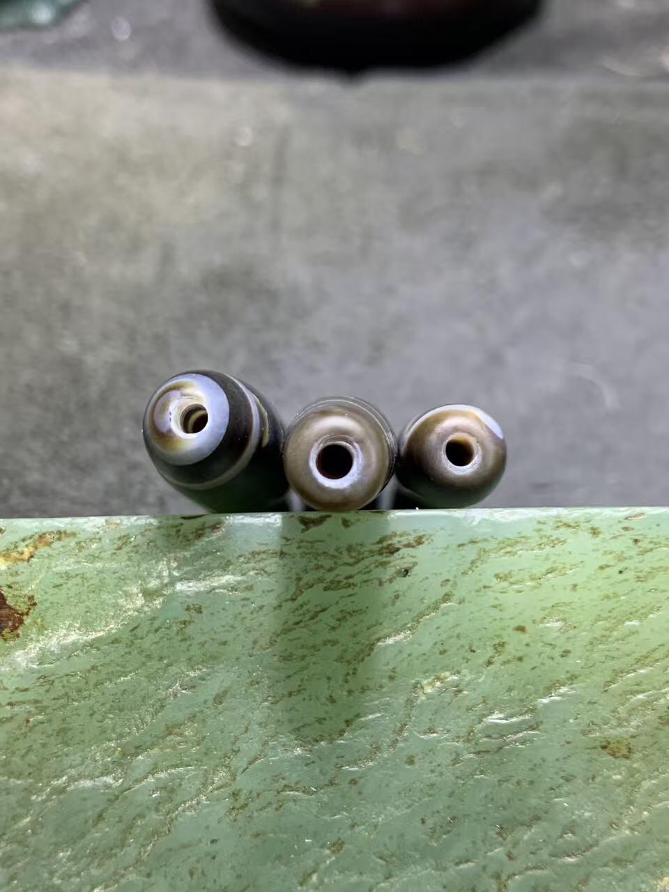 亚光缠丝玛瑙通货桶珠3个，