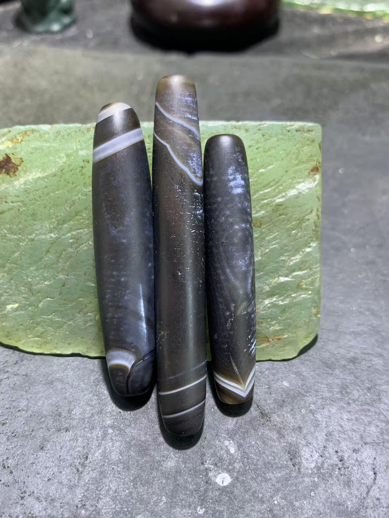 亚光缠丝玛瑙通货桶珠3个，