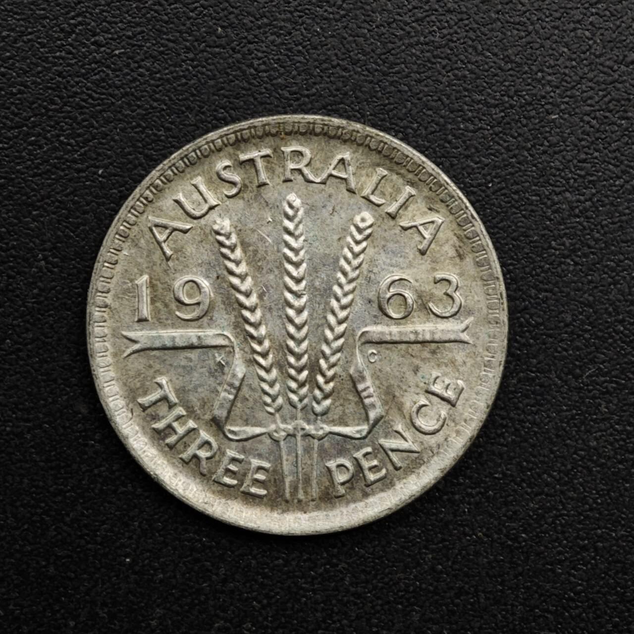 【淘币小摊】实时拍第八百六十三拍   小银币散币场   年前最后一周 之前的预留小年前全部发出 请更换最新收货地址  澳大利亚1963年伊丽莎白二世3便士银币