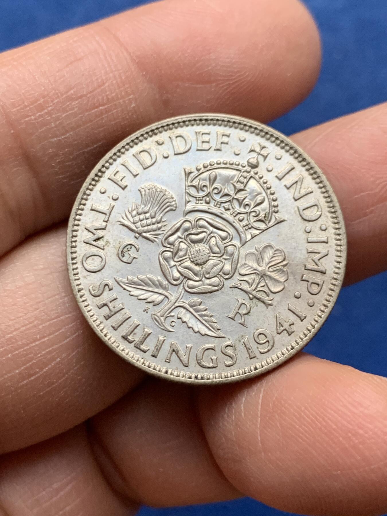 《竞宝斋》第464场 周日，周一，周二，3场连拍 （全场包邮）欢迎送拍 英国 1941年 乔治六世版 2先令 银币