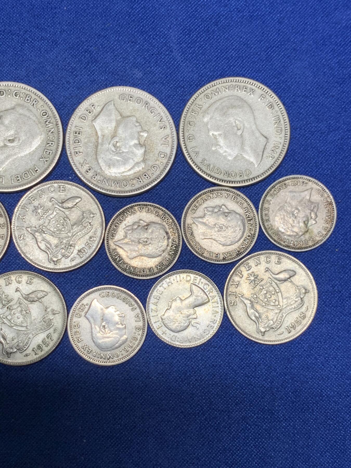 《竞宝斋》第464场 周日，周一，周二，3场连拍 （全场包邮）欢迎送拍 17枚一组 澳大利亚1先令银币5枚+6便士银币（维多利亚5枚+乔六1枚）+3便士银币（乔五3枚+乔六1枚+维多利亚2枚）500银 总重53.15克