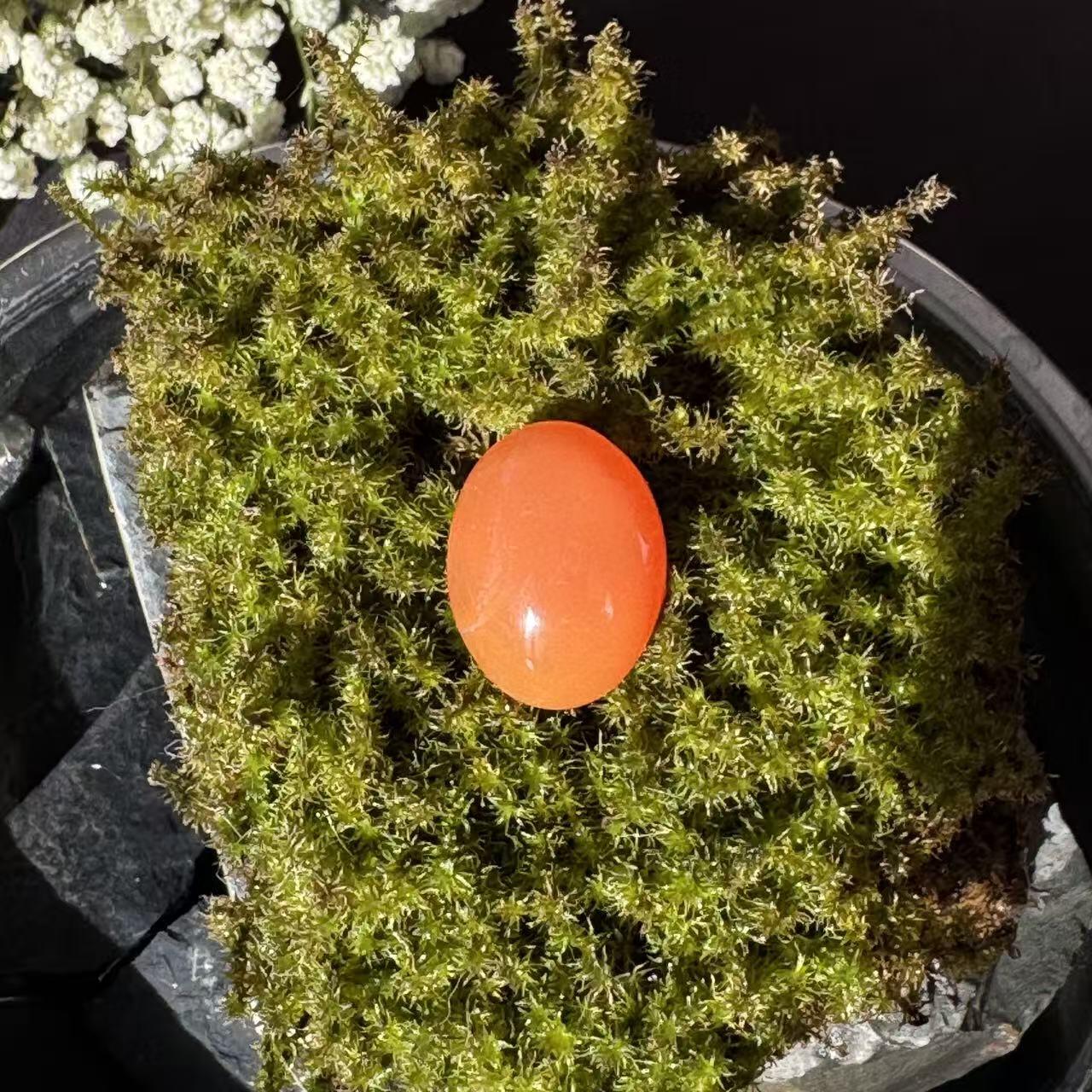 零元拍：NO.1南红玛瑙蛋面，都是十多年前的存货了，尺寸：戒面。尺寸约约22.9/17.5/8.8mm ，因为拍照环境以及光线的变化，颜色以实物为准。