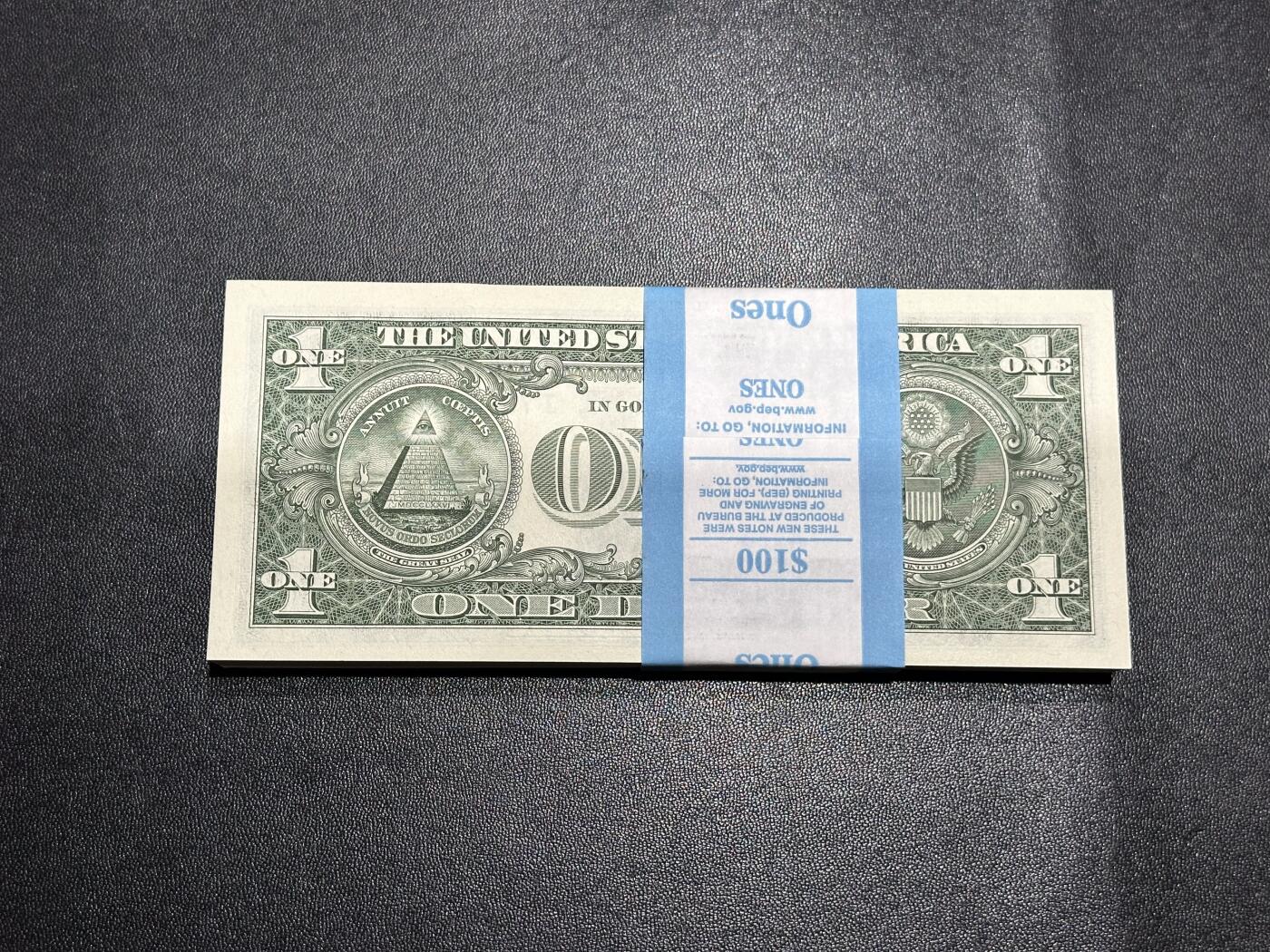 《外钞收藏家》第六百零七期（畅拍场）（本平台长期征集拍品、欢迎藏友们联系合作） 2021年美国1美元 标准100连号 全新UNC 尾101 