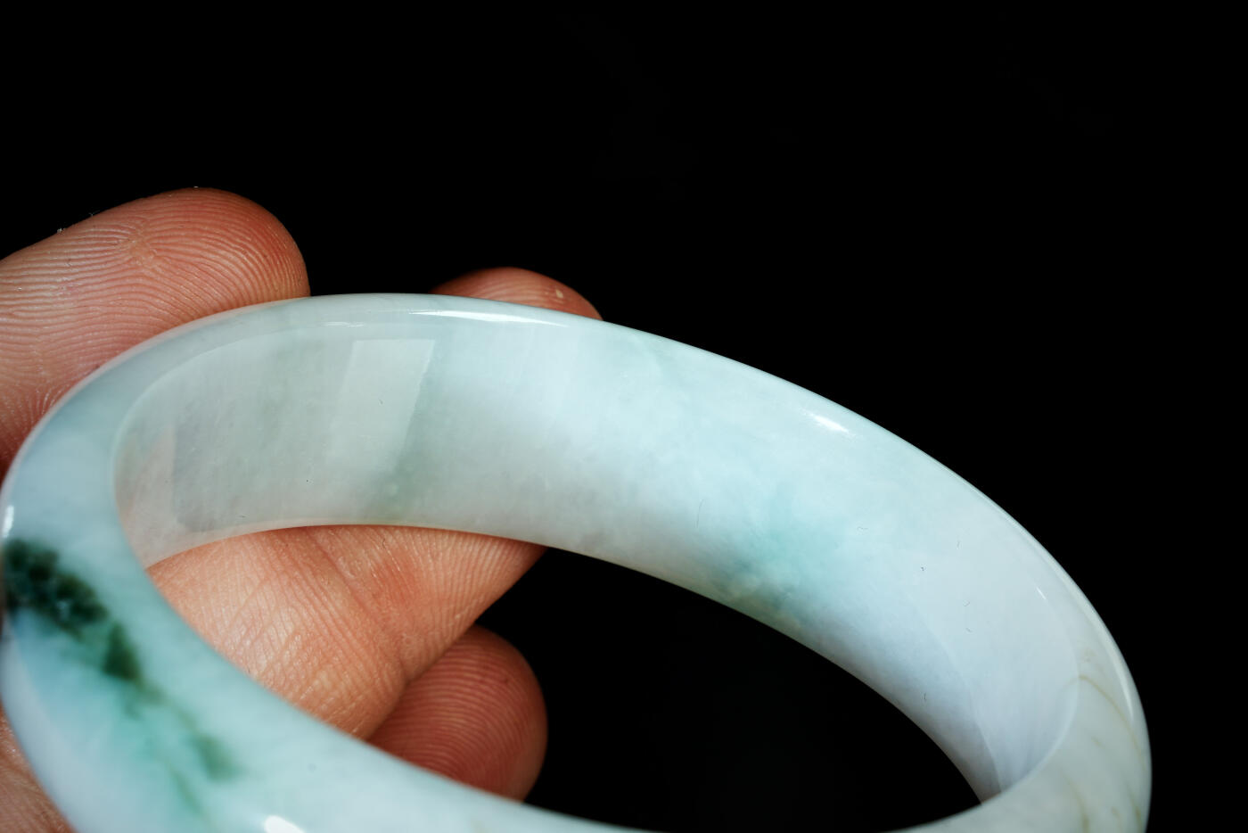 上海都达杂项专场二十一（全场包邮） 天然冰糯种带绿翡翠（A货）贵妃手镯 附鉴定证书90-45