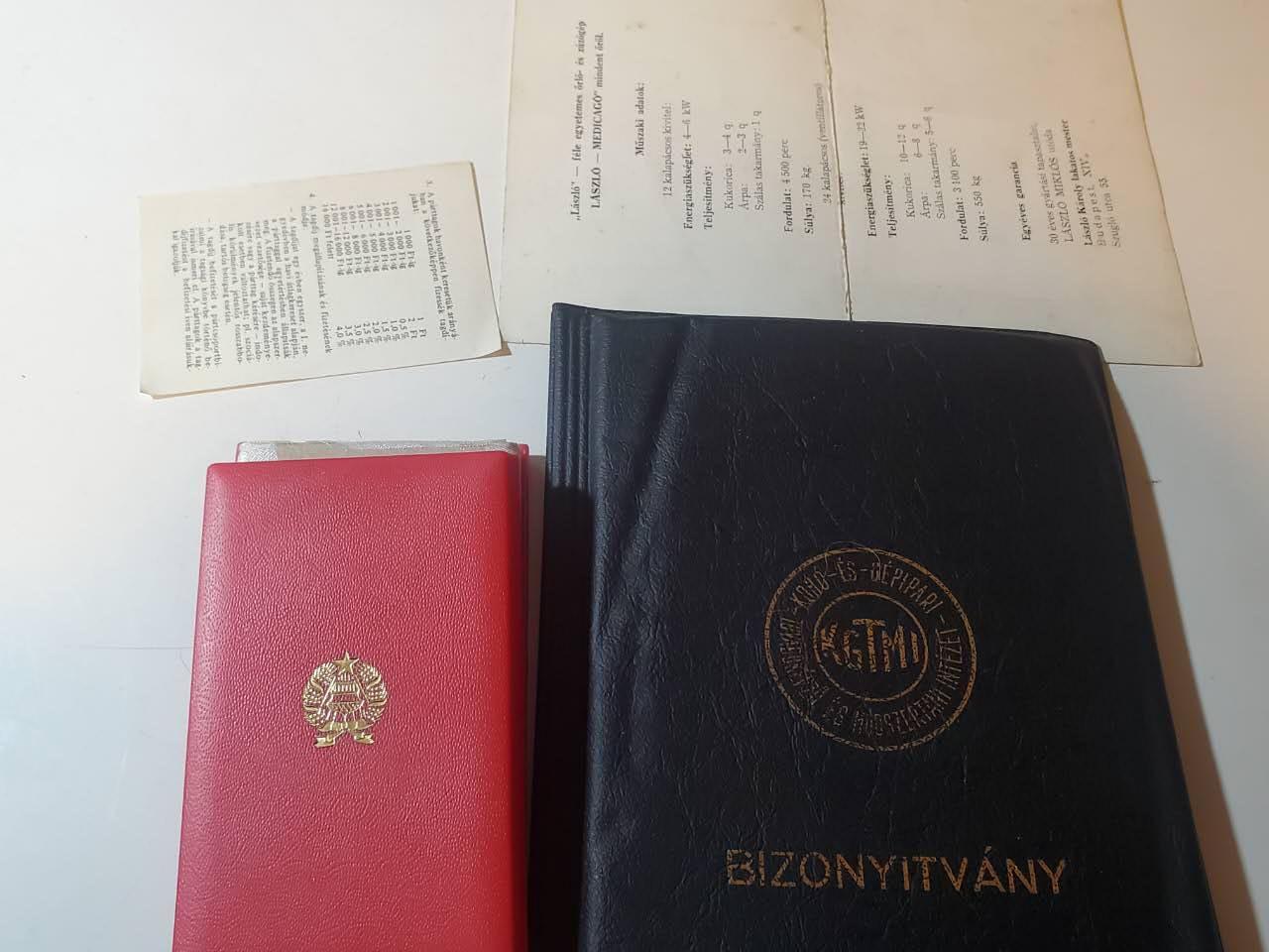 韵星假日军品类拍卖第三十九期暨默多克中校夫妇专场 -- Rimey Holidays Militaria Auction 39 & The Modoks Collection  匈牙利人民共和国默多克夫人工业技能证书培训证书 为祖国服务奖章带盒一套 党章程小册