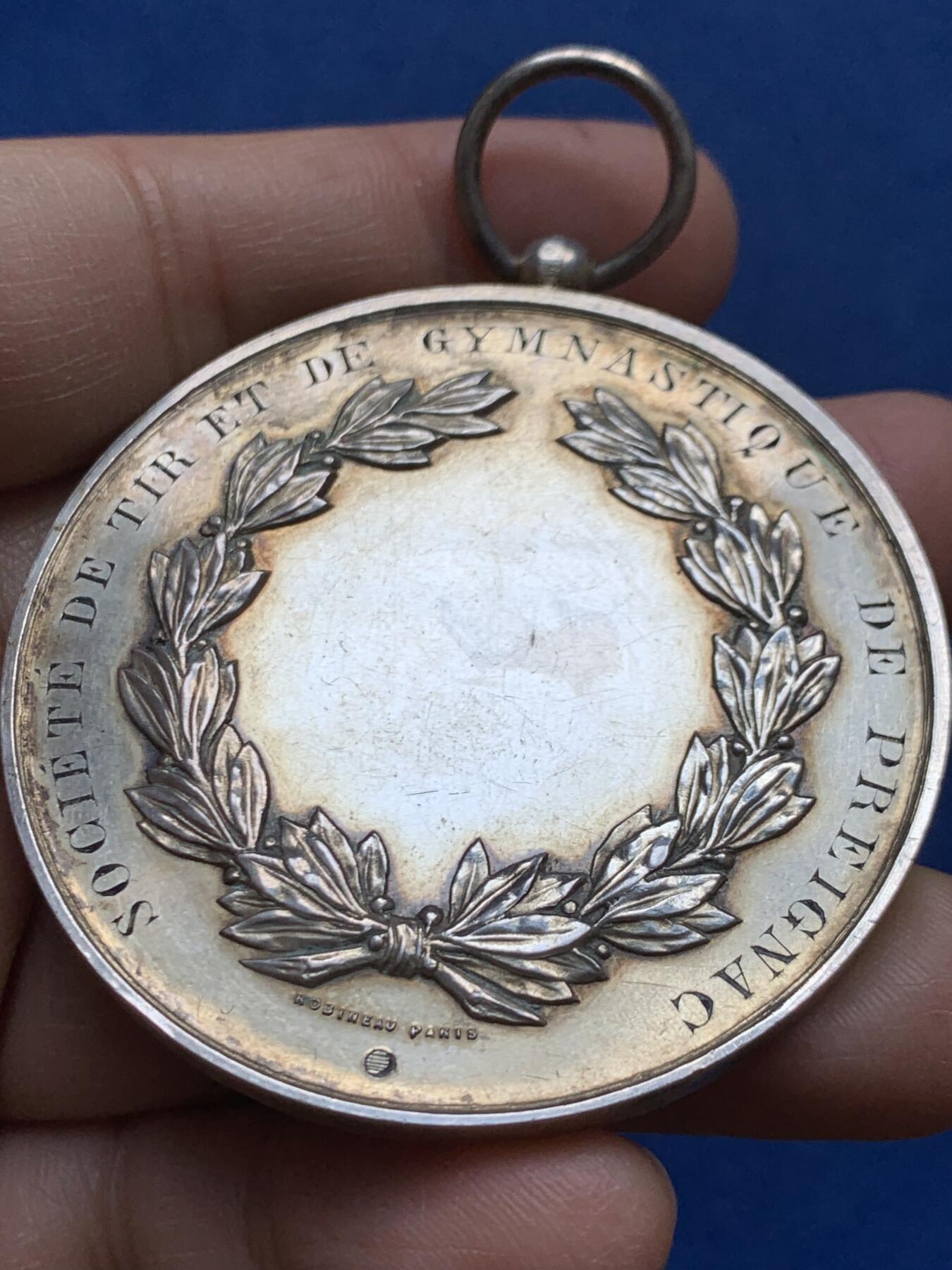 《竞宝斋》第465场 周日，周一，周二，3场连拍 （全场包邮）欢迎送拍 法国普雷尼亚克射击协会镀金银章，62.1g，55.4mm，提钮有野猪头标，侧面有菱形标