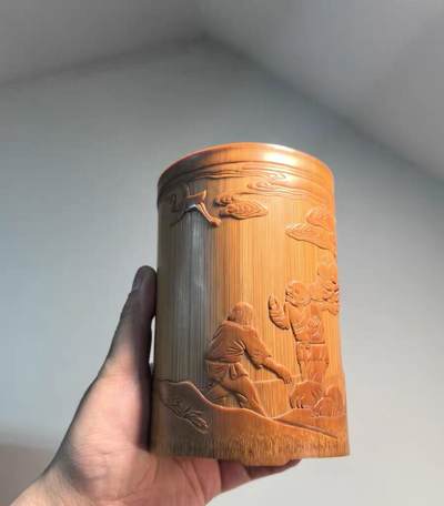 名家玉竹雕松下人物竹雕笔筒