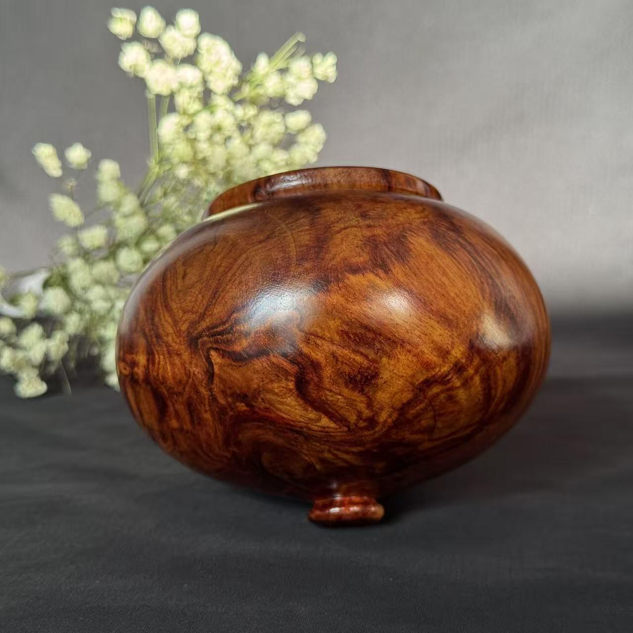 零元拍：越南黄花梨实心花瓶,几乎能达到紫油梨的程度了，根料制成，尺寸约：98.5/74MM。花纹太美了吧