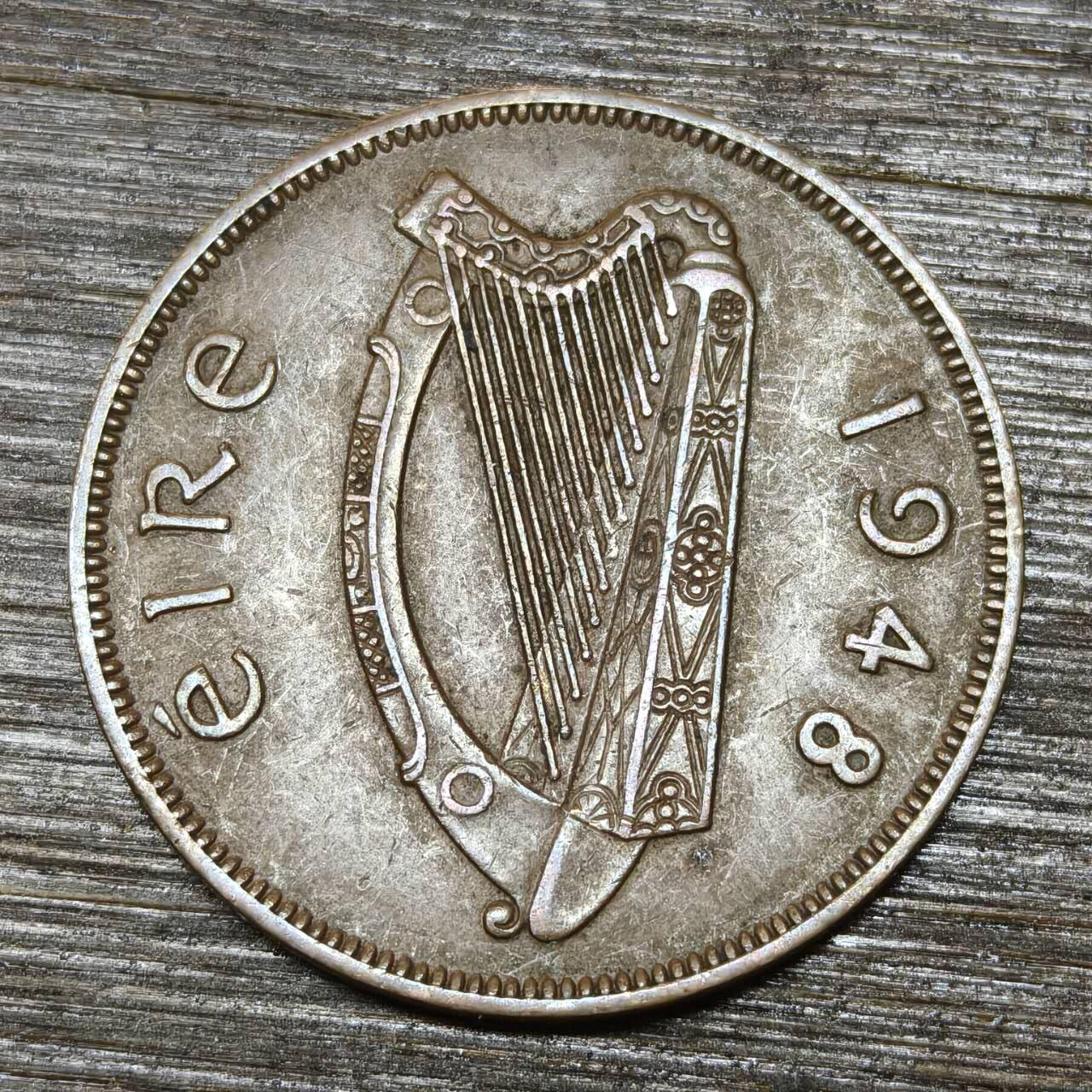 【本场4.12号发货】★第145★散币专场 不寄存，30包邮。不满30元，支付5元运费。《接受代拍 代送NGC评级》 81【无寄存】爱尔兰 1948年 1便士 母鸡和小鸡竖琴 青铜币