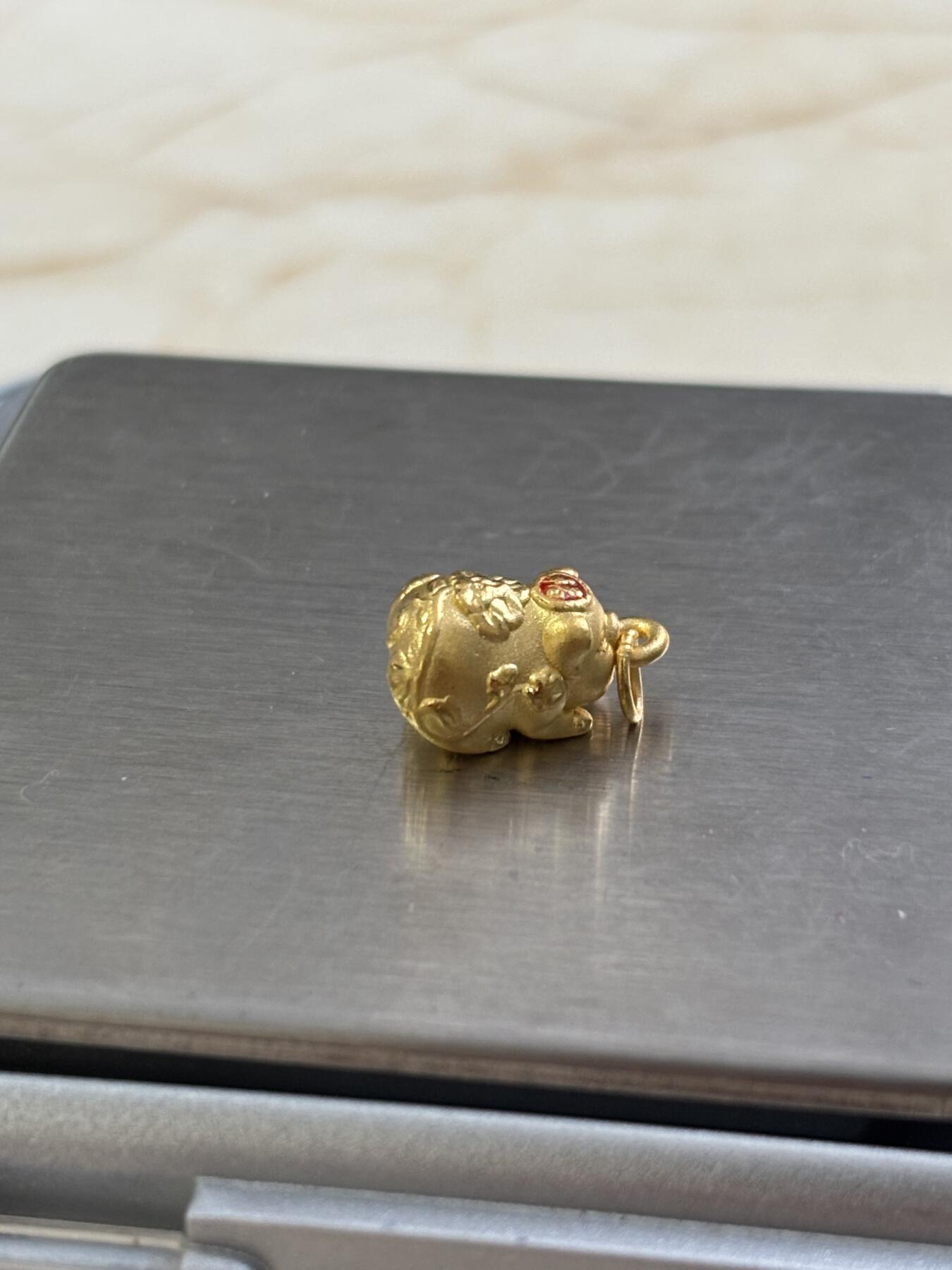 第190期拍卖 中国福字小金猪3D吊坠 0.84克.999金